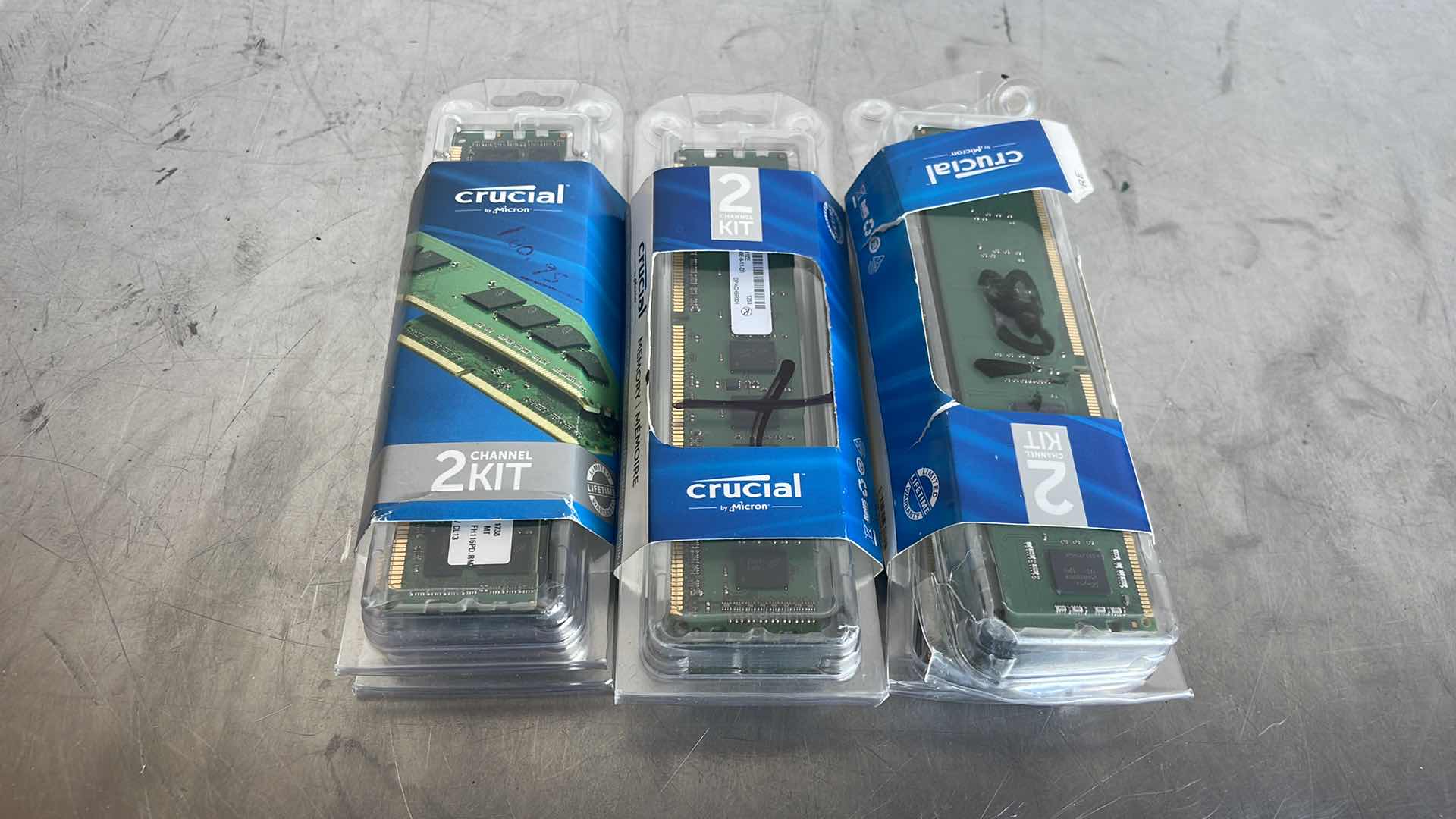 Photo 1 of CRUCIAL CRM-6108 REV C 2 CHANNEL KIT MEMORY MICRON NT1GC64B88A0BNF-CG RAM 3PCS