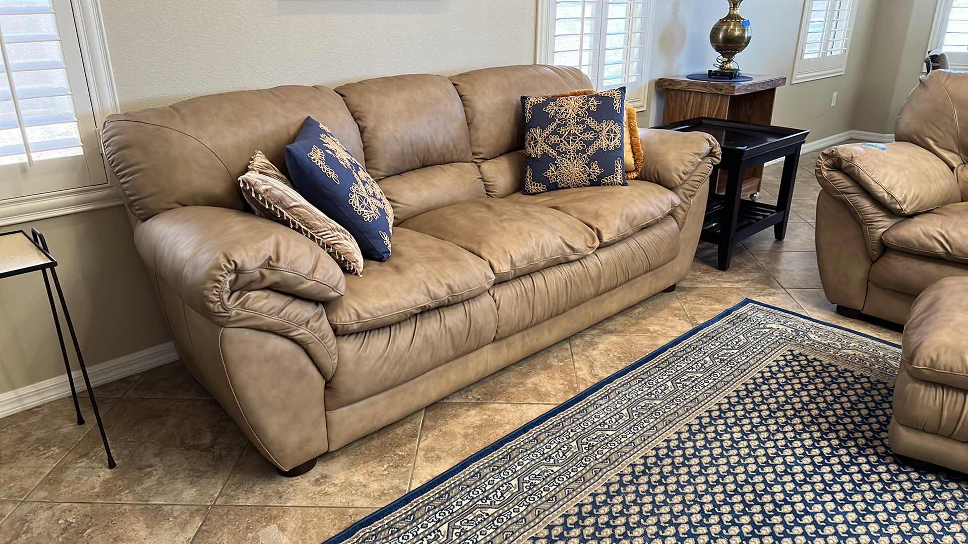 Photo 2 of 7’ TAN LEATHER SOFA W DECORATIVE PILLOWS