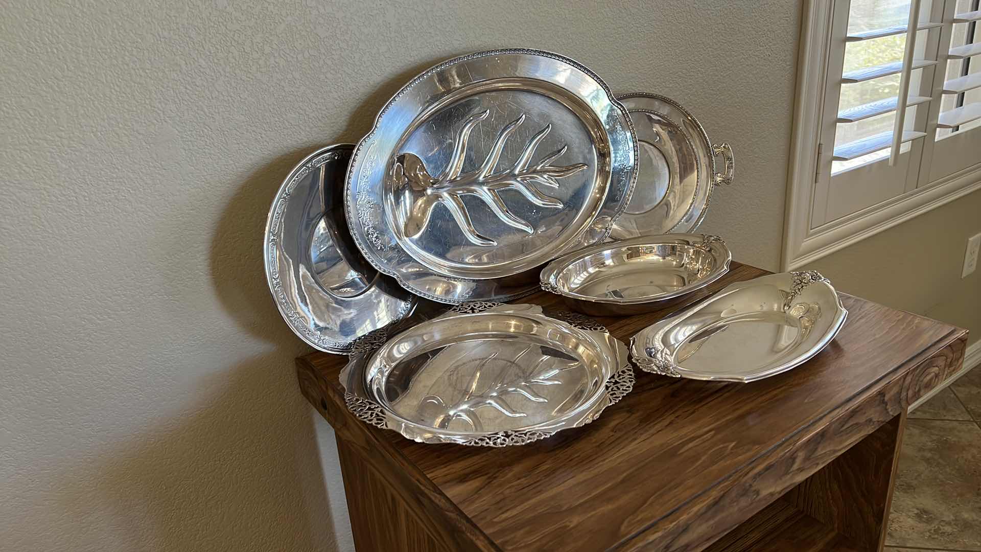Photo 4 of 6 VINTAGE SILVER-PLATED SERVING TRAYS