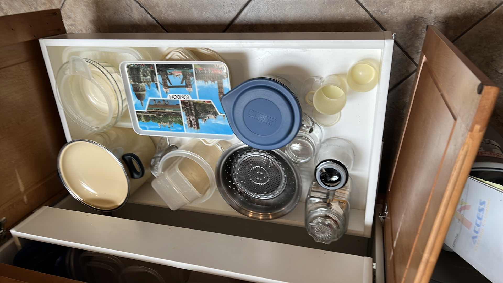 Photo 7 of CONTENTS OF 4 KITCHEN CABINETS (KITCHEN ITEMS)