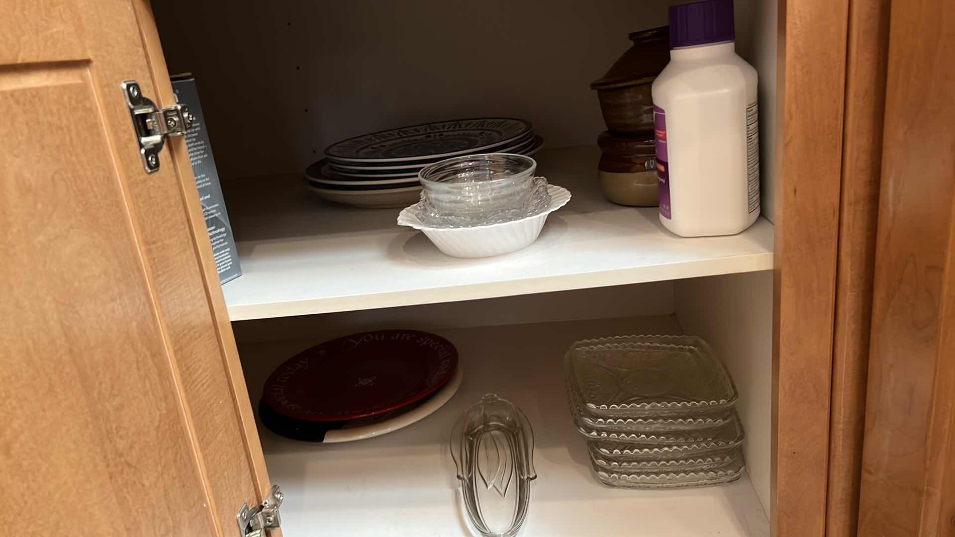 Photo 4 of CONTENTS OF 4 KITCHEN CABINETS (KITCHEN ITEMS)