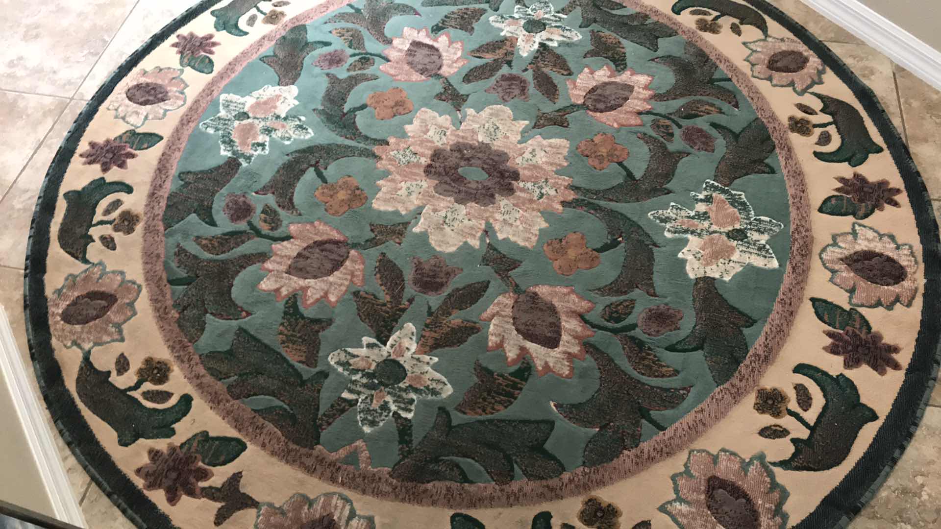 Photo 1 of ROUND 78” AREA RUG