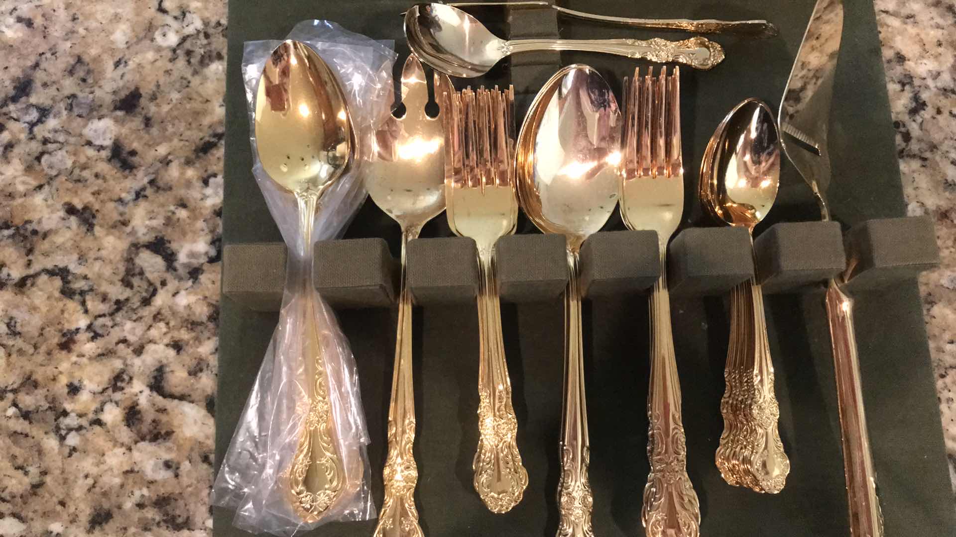 Photo 3 of CAMBRIDGE SILVERSMITHS GOLD ALYSSA FLATWARE