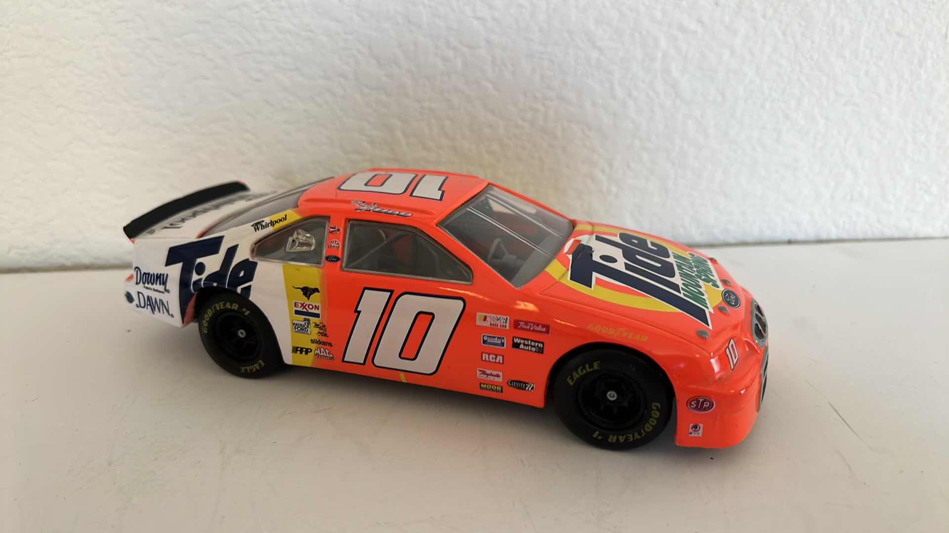 Photo 4 of DIE CAST FORD THUNDERBIRD TIDE #10 MODEL CAR