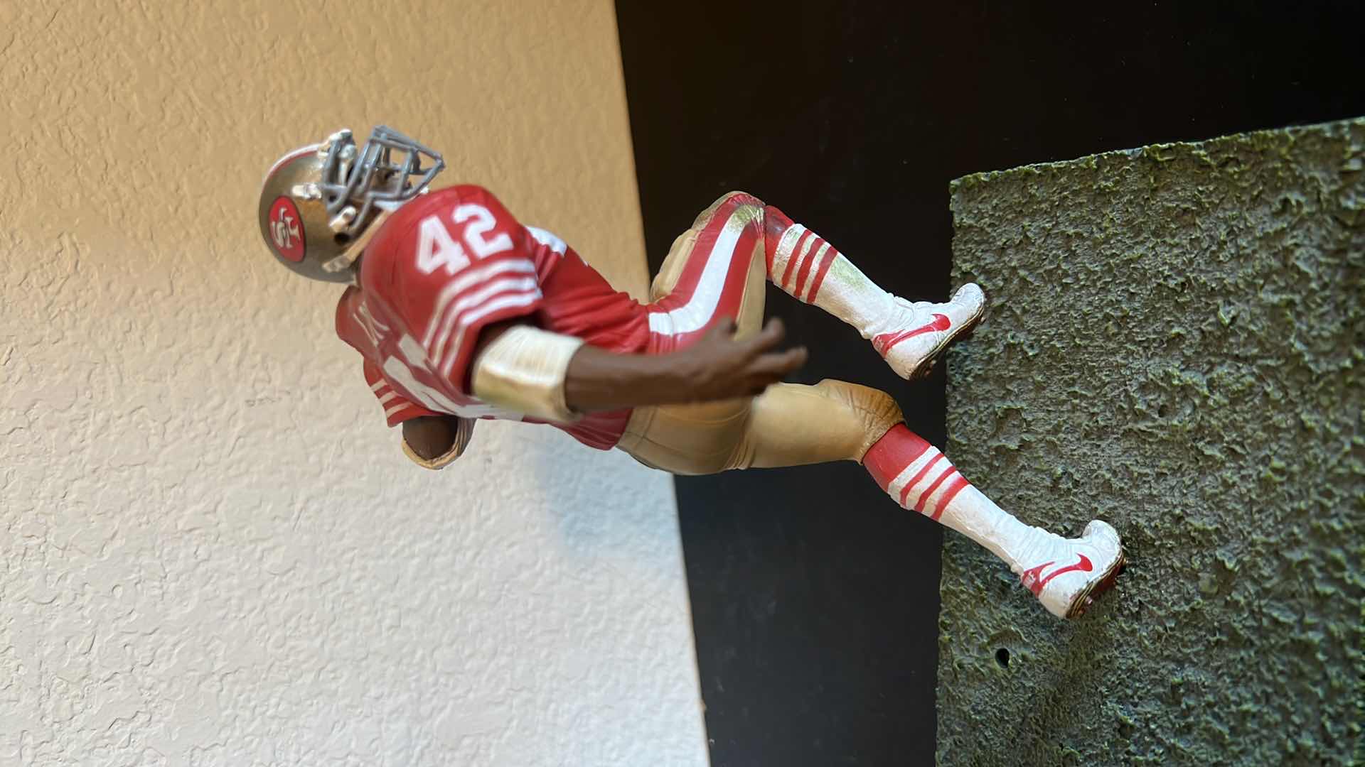 Photo 2 of 2006 NFL SAN FRANCISCO LOTT 42 COLLECTIBLE