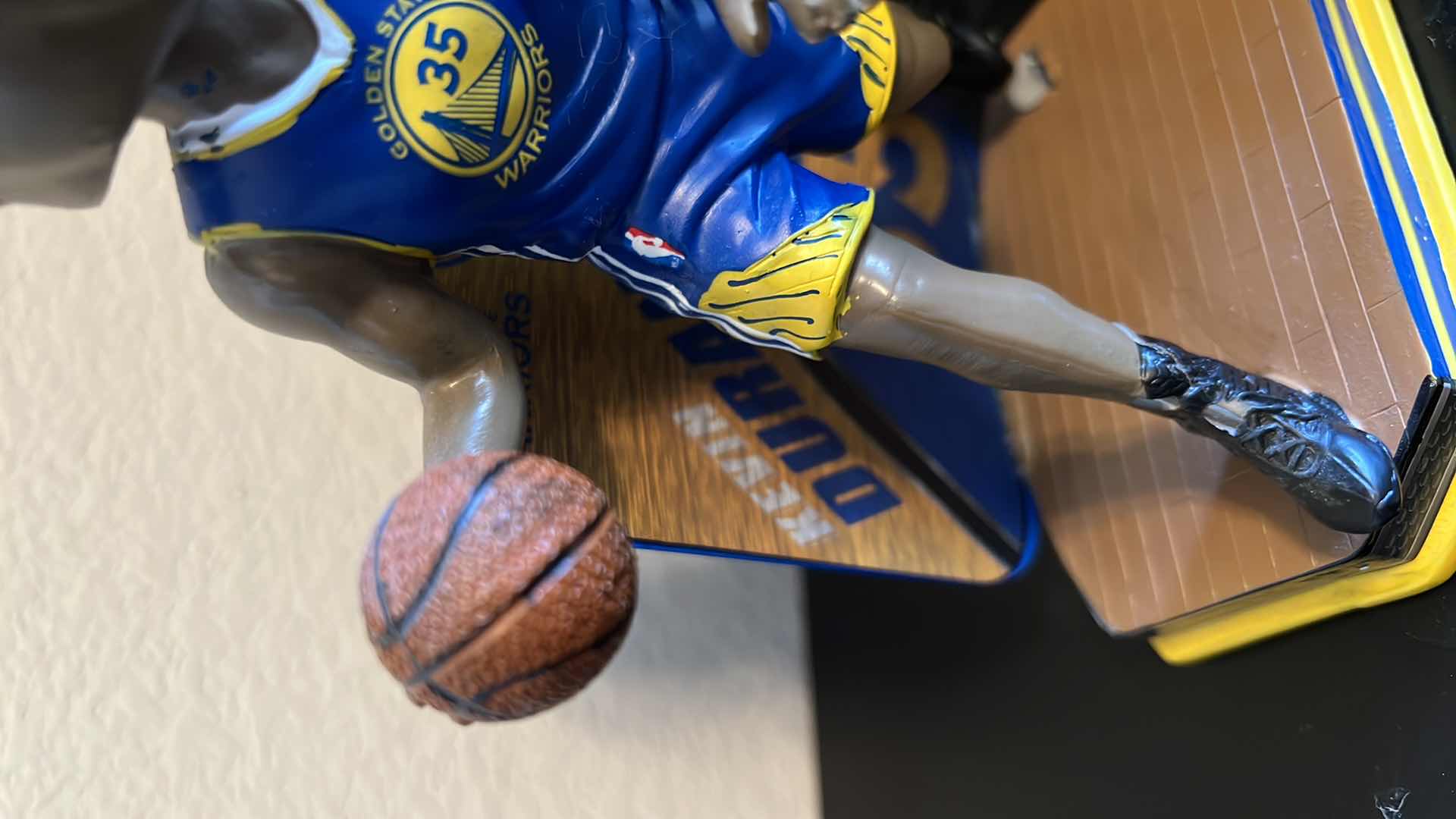 Photo 2 of GOLDEN STATE WARRIORS KEVIN DURANT 35 BOBBLE HEAD COLLECTIBLE