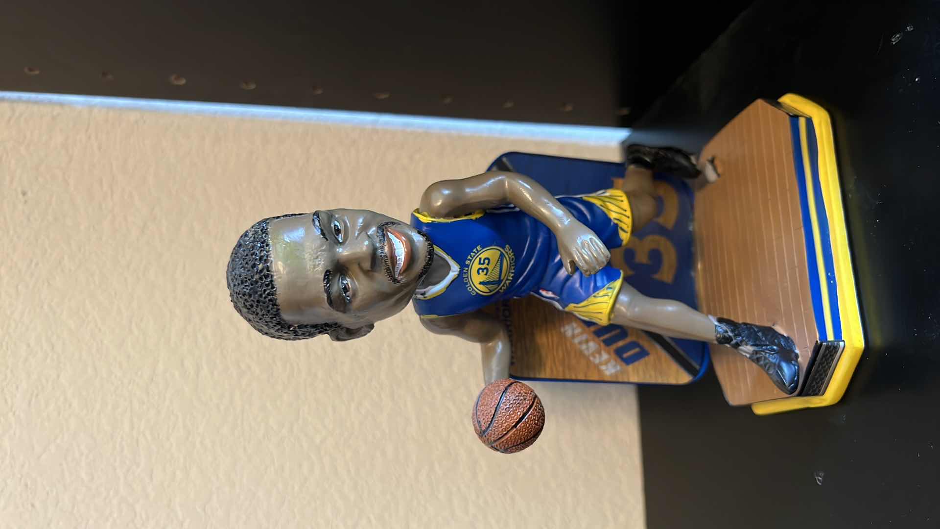 Photo 1 of GOLDEN STATE WARRIORS KEVIN DURANT 35 BOBBLE HEAD COLLECTIBLE