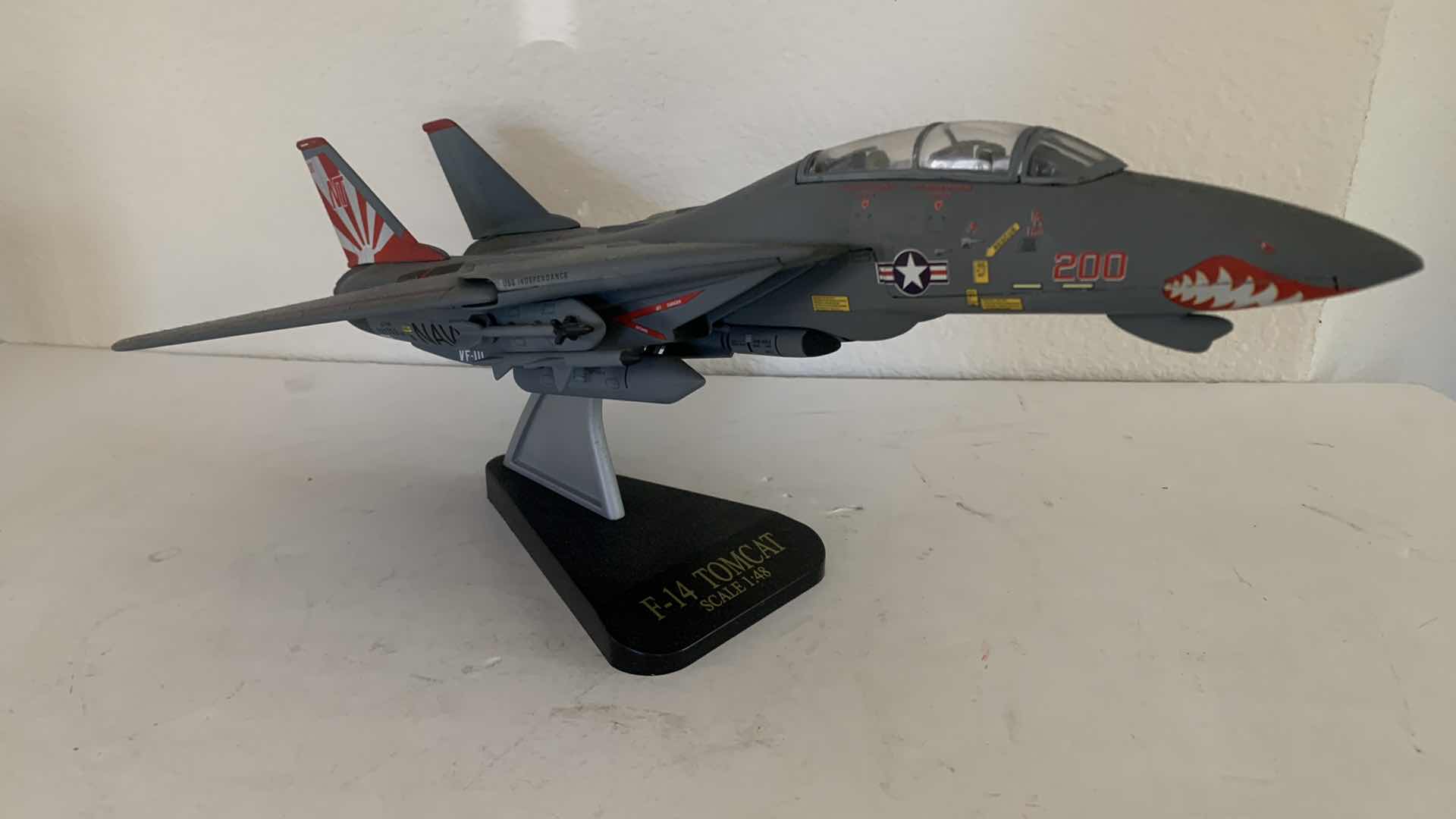 Photo 1 of F-14 TOMCAT SCALE 1:48 MINIATURE DISPLAY AIRPLANE.