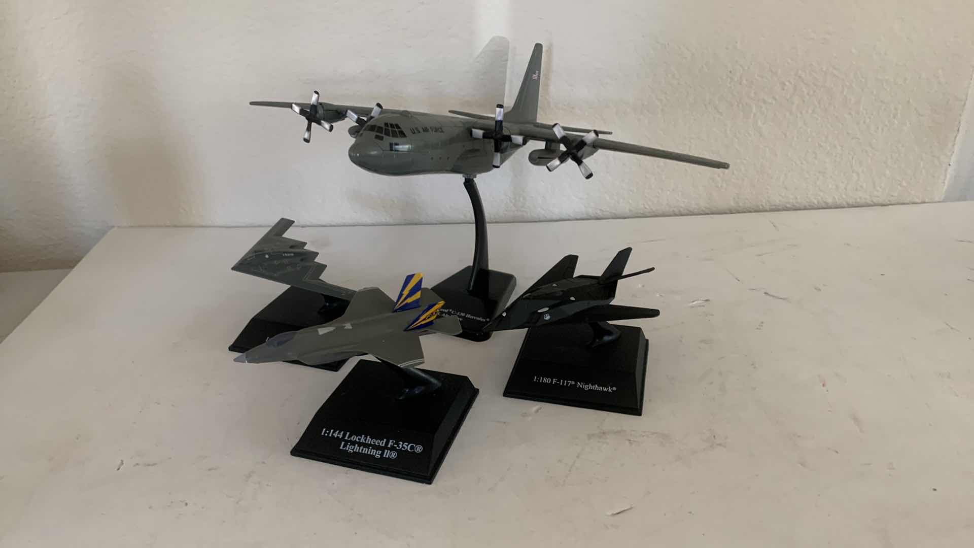 Photo 1 of MINIATURE DISPLAY AIRPLANE COLLECTION.