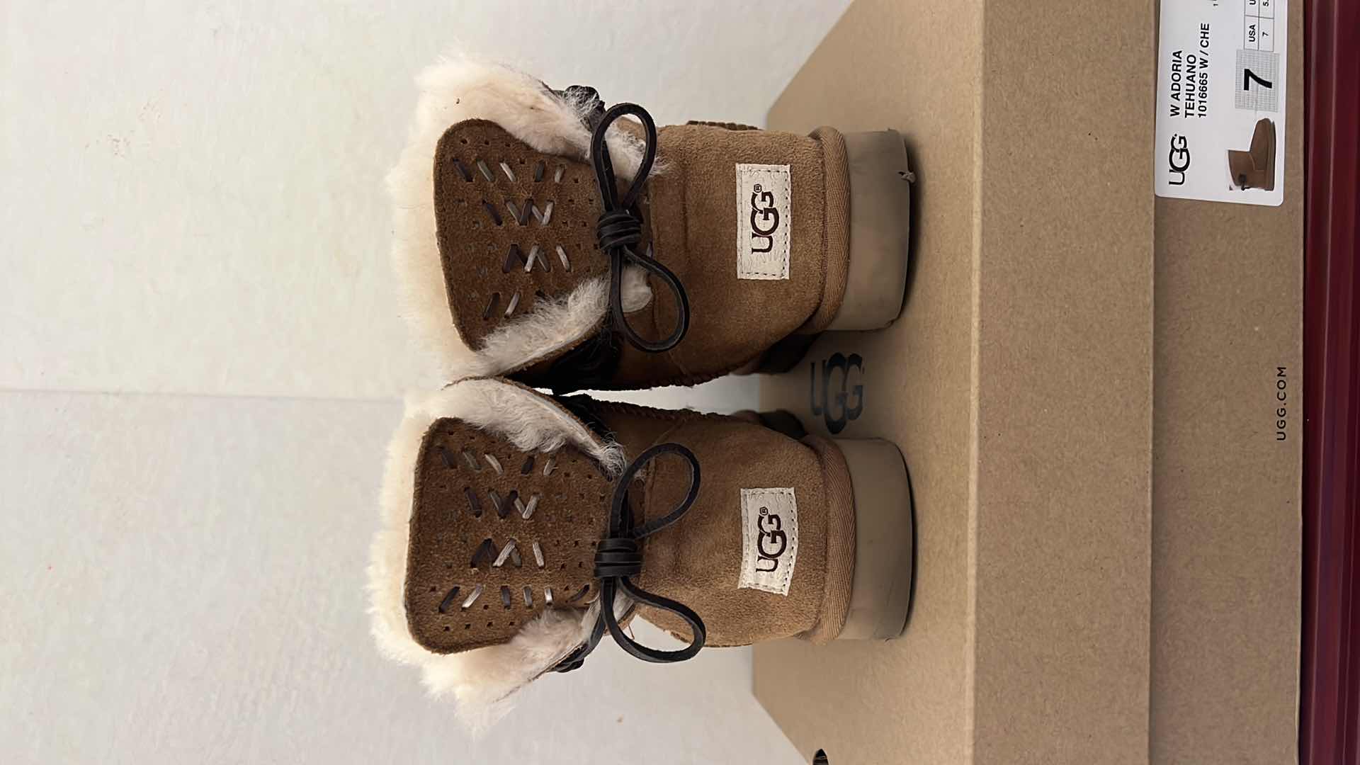 Photo 4 of LADIES UGG W ADORIA TEHUANO W/ CHE BOOTS (SIZE 7)
