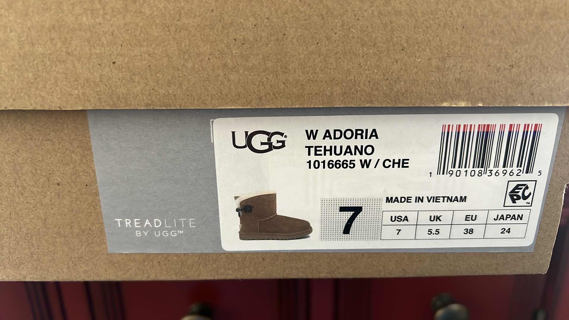 Photo 2 of LADIES UGG W ADORIA TEHUANO W/ CHE BOOTS (SIZE 7)