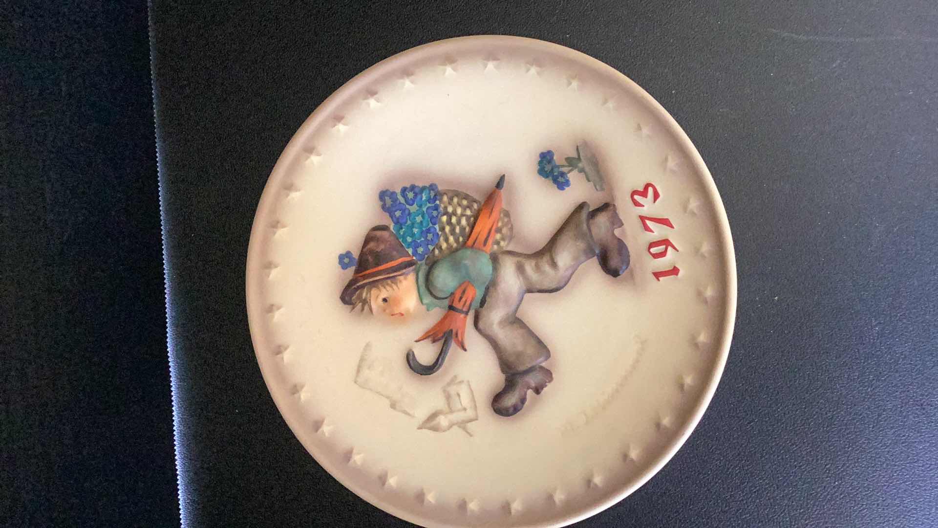 Photo 1 of HUMMEL 1973 3RD ANNUAL PLATE 8” WIDE
