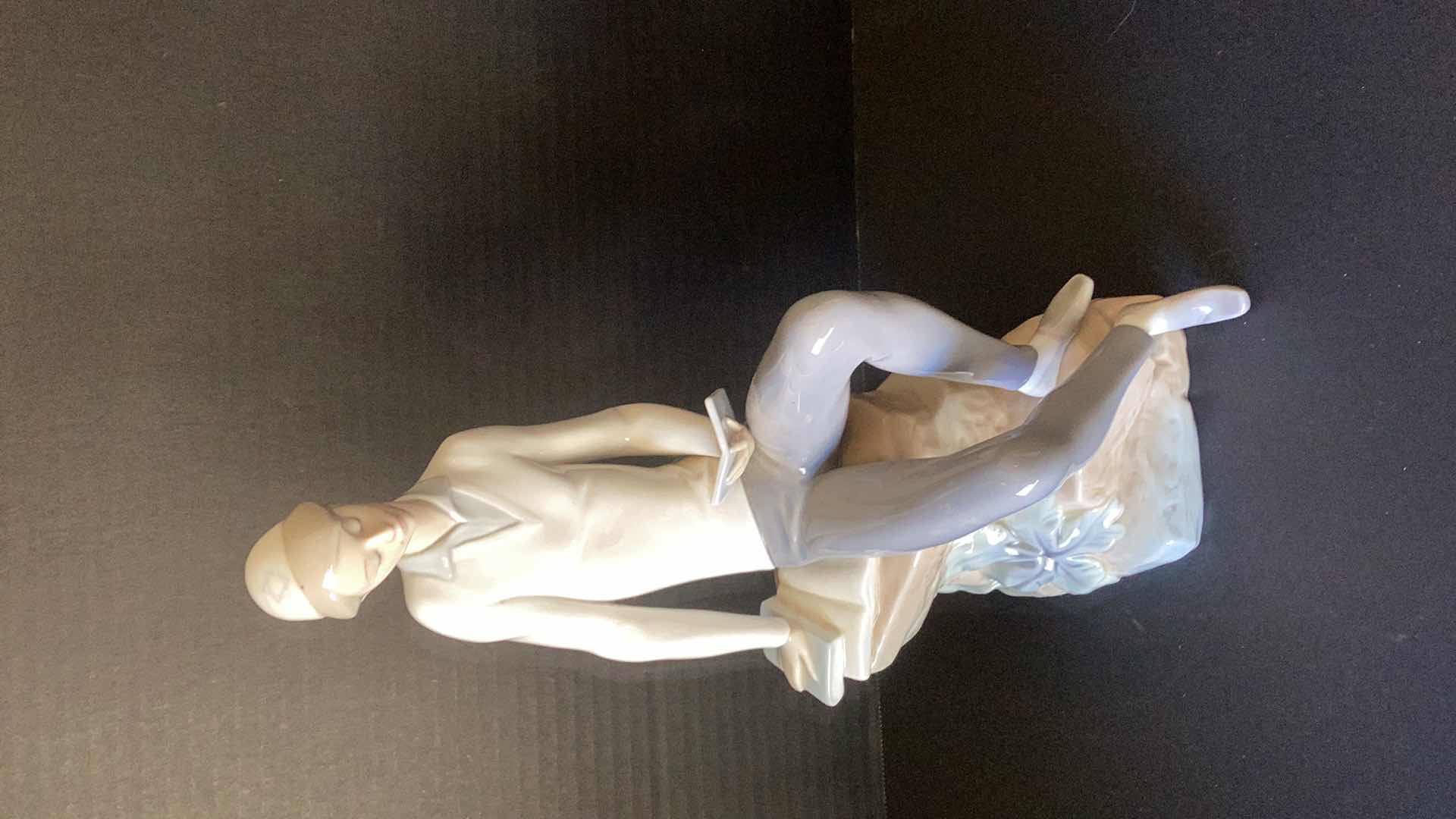 Photo 1 of LLADRO “HEBREW STUDENT“ #4684 11” TALL 