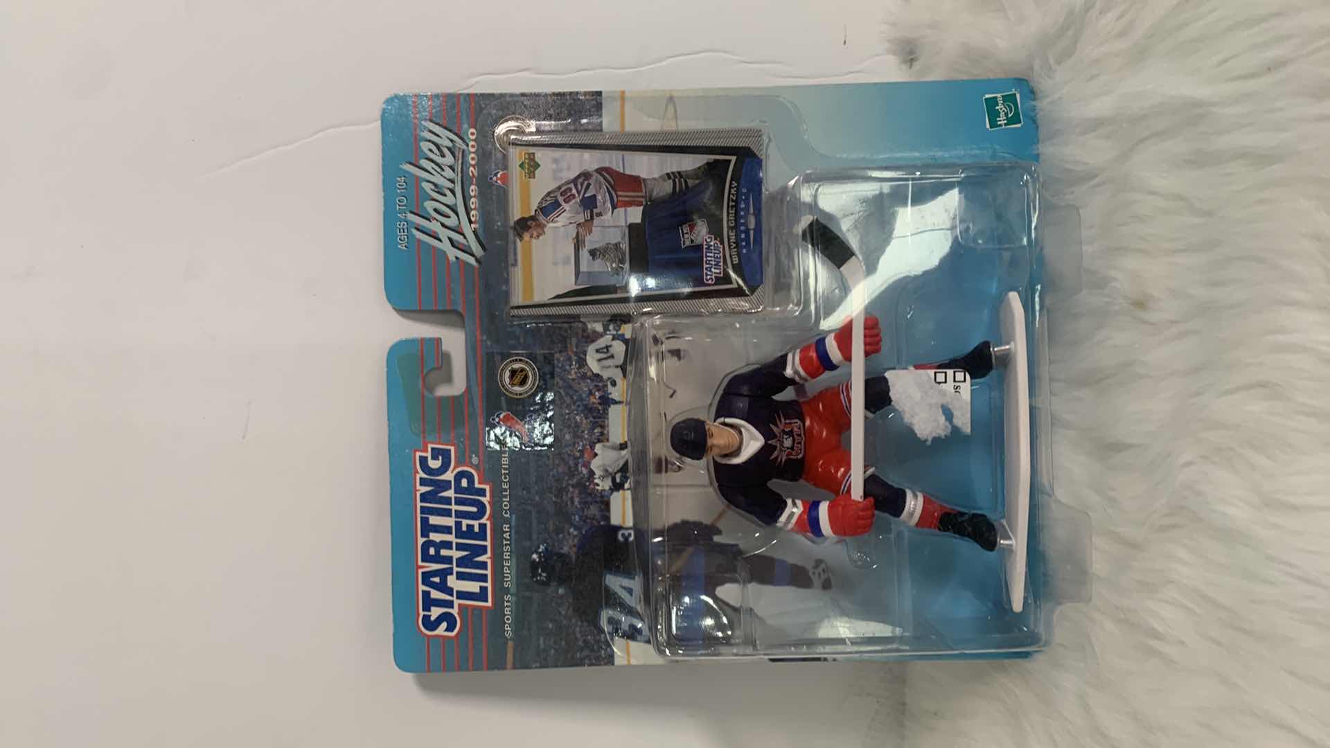 Photo 3 of 1 - NEW STARTING LINEUP HOCKEY FIGURINES