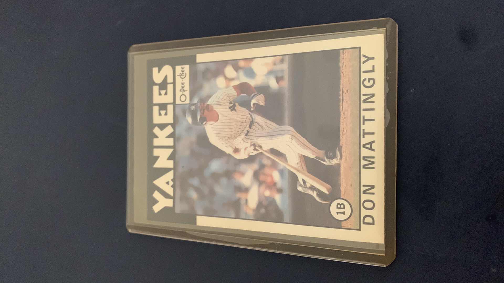 Photo 1 of 1986 DON MATTINGLY TOPPS YANKEES CARD