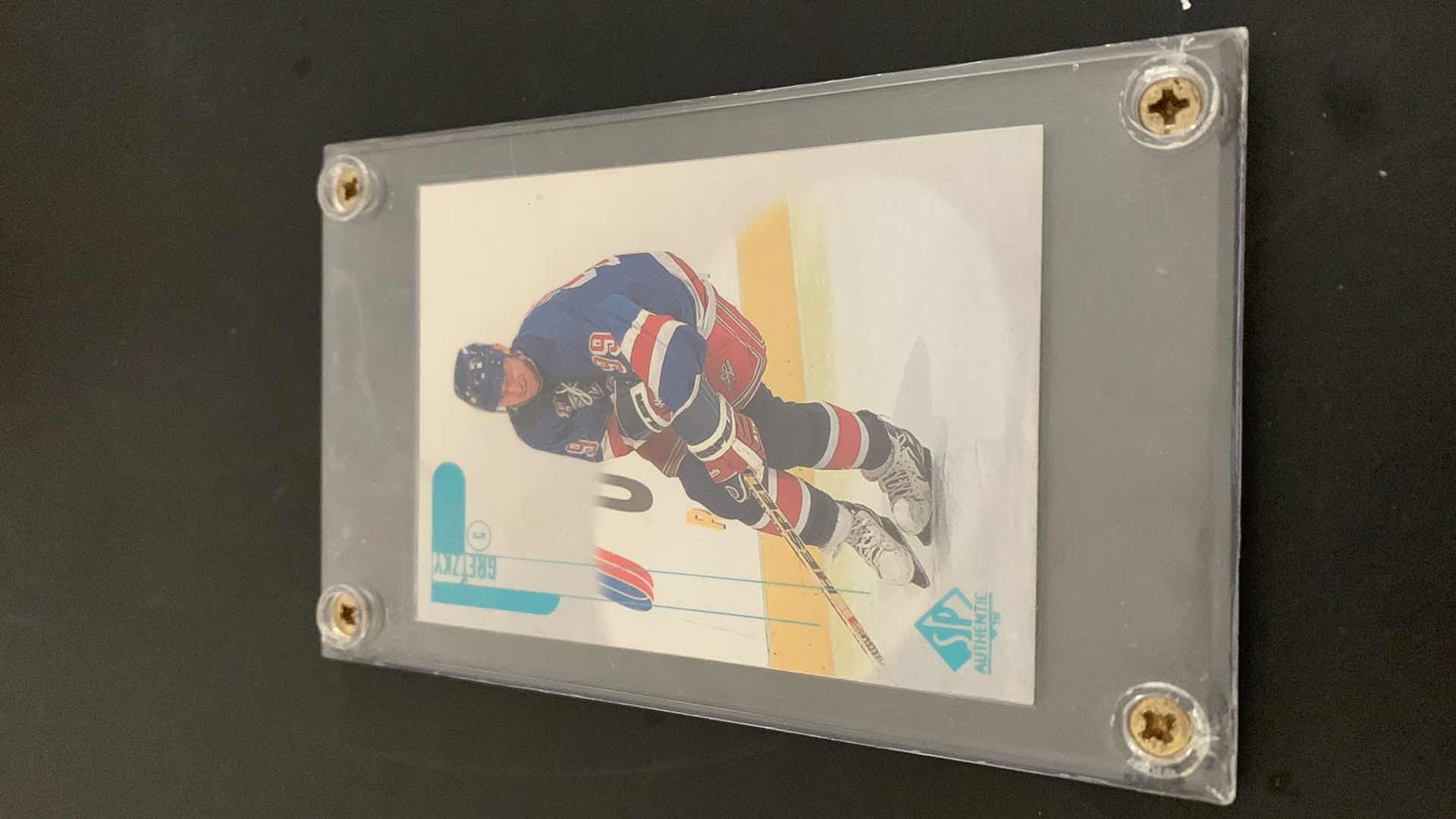 Photo 1 of 1999 UPPER DECK WAYNE GRETZKY RANGERS CARD