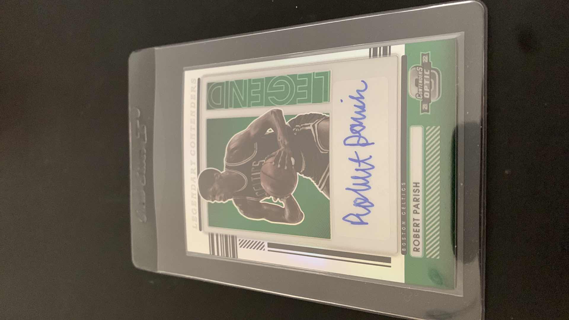 Photo 1 of 2022 PANINI ROBERT PARISH CELTICS LEGENDARY CONTENDERS AUTO CARD