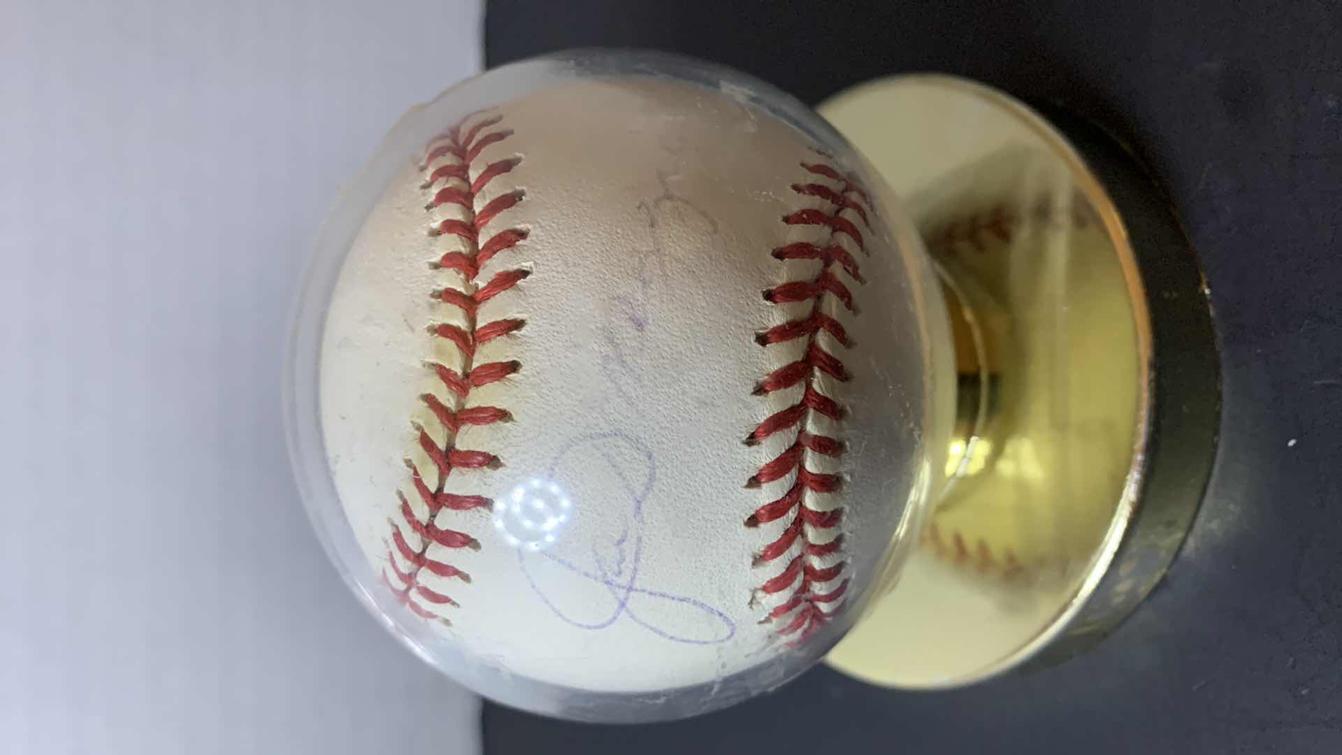 Photo 6 of SIGNED JOE DIMAGGIO BASEBALL