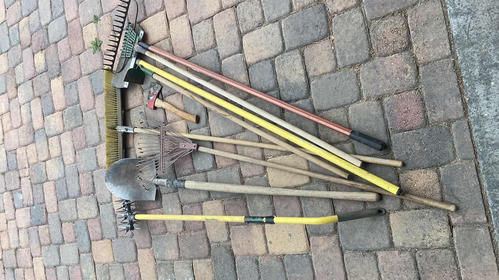 Photo 1 of GARDEN TOOLS