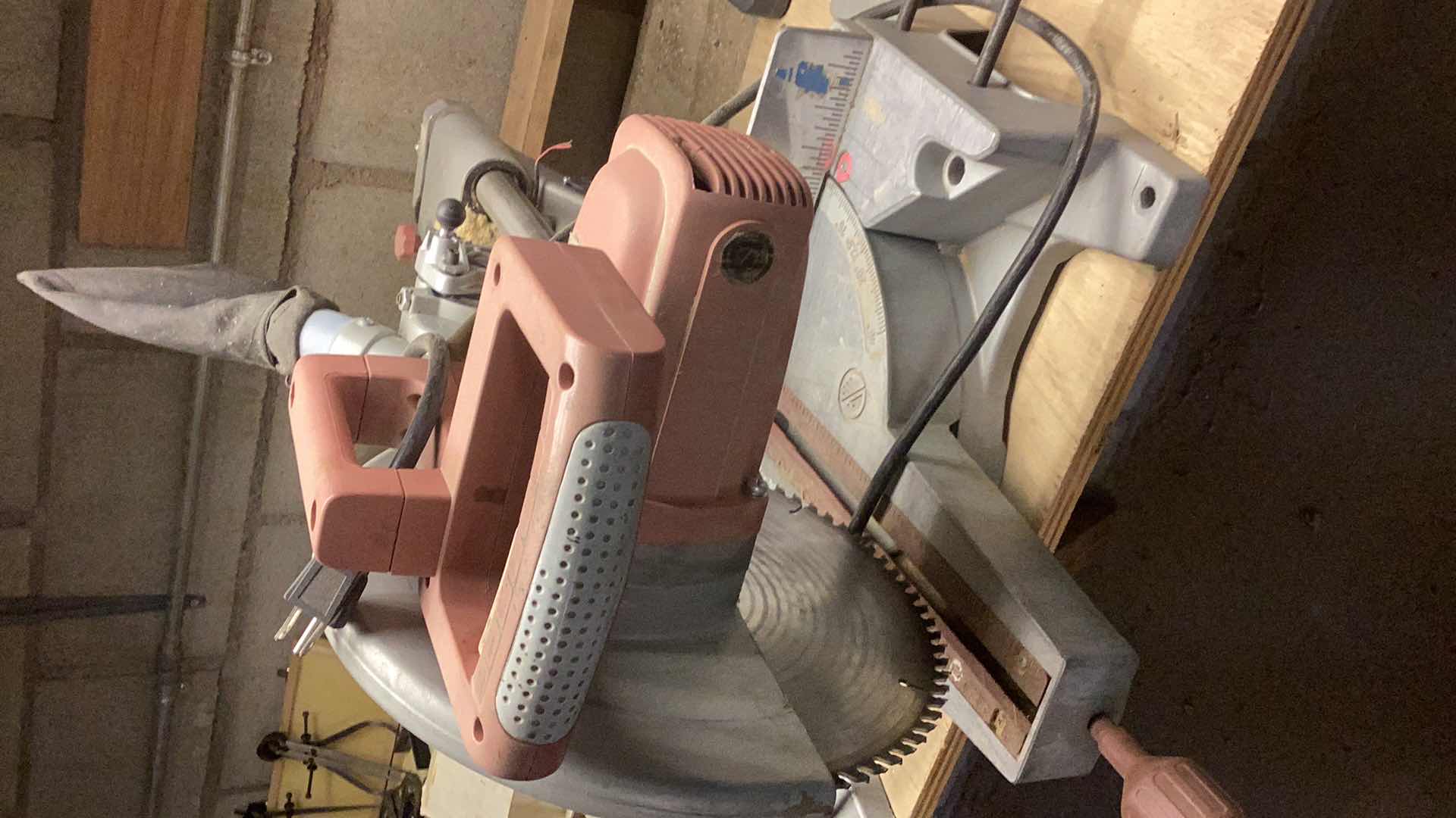 Photo 5 of CHICAGO ELECTRIC 12” COMPOUND SLIDE MITER SAW