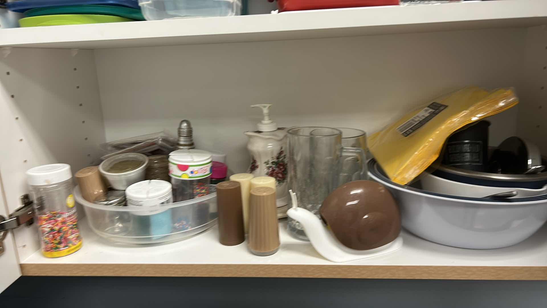 Photo 4 of CONTENTS OF KITCHEN CABINET