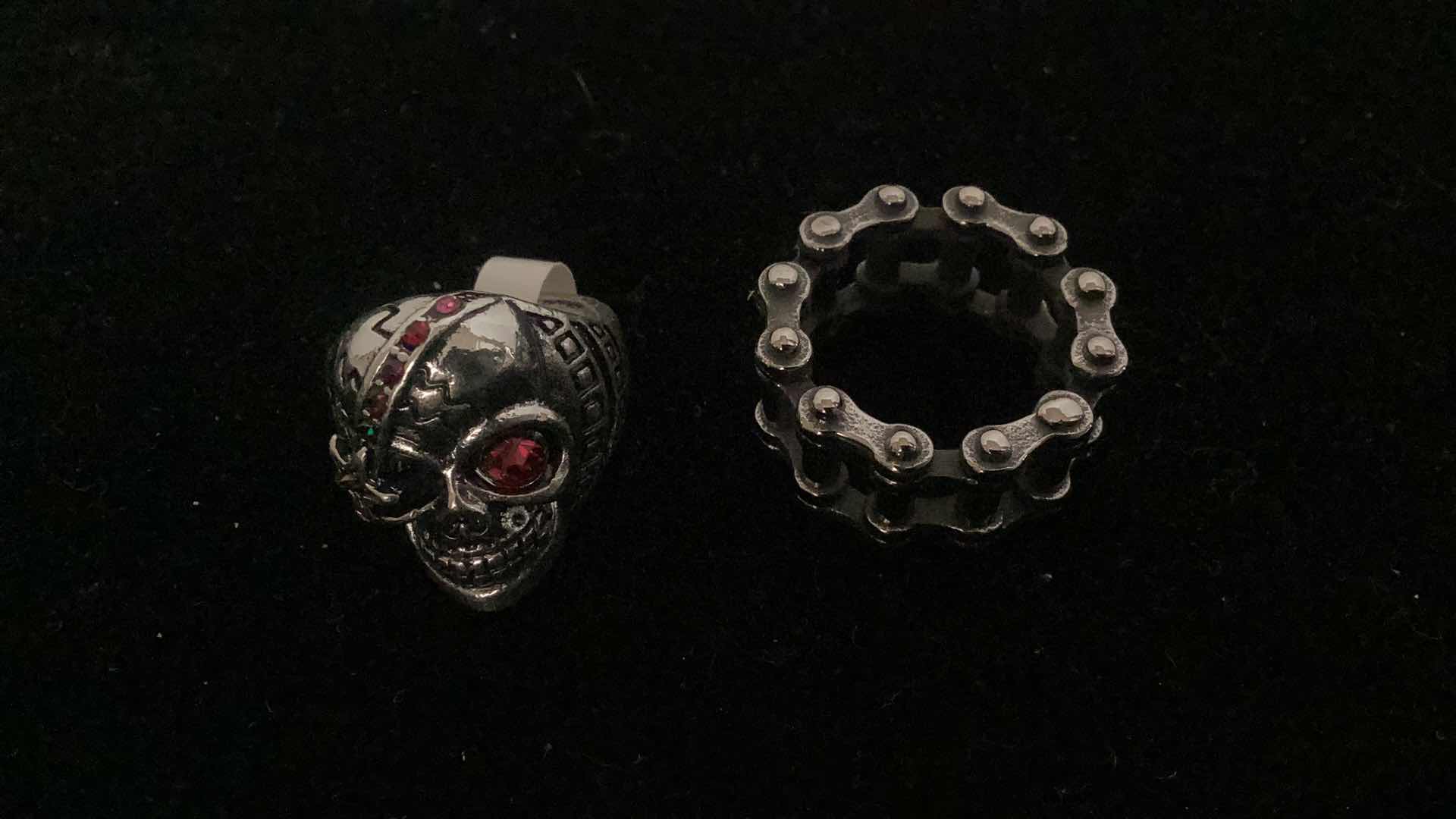 Photo 2 of MENS RINGS SIZE 7