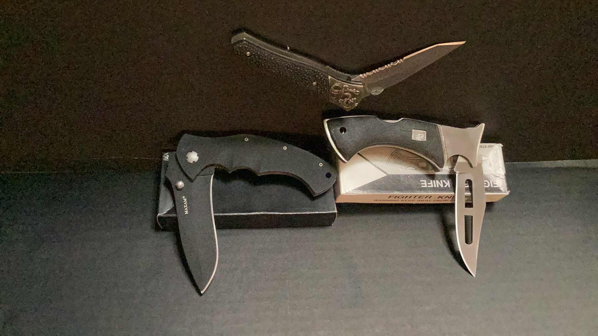 Photo 1 of MAXAM, FIGHTING, AND FOLDABLE KNIVES