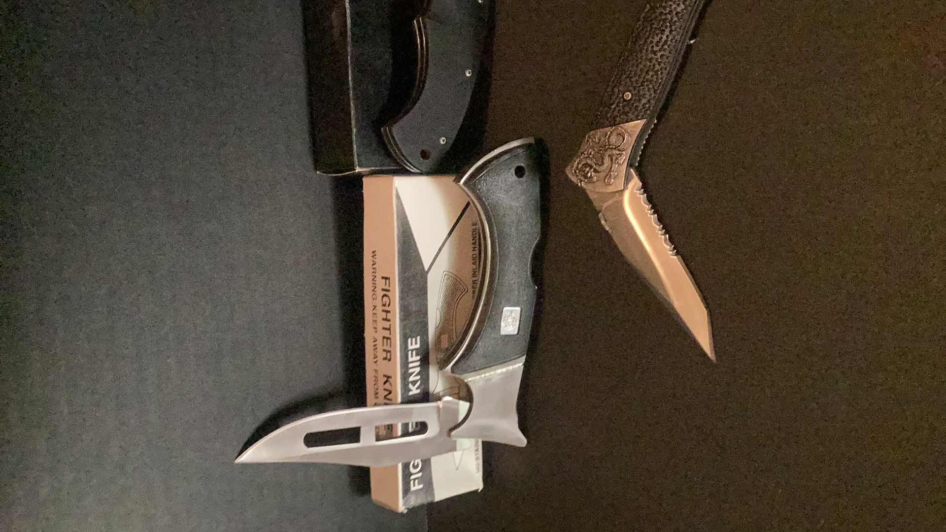 Photo 2 of MAXAM, FIGHTING, AND FOLDABLE KNIVES