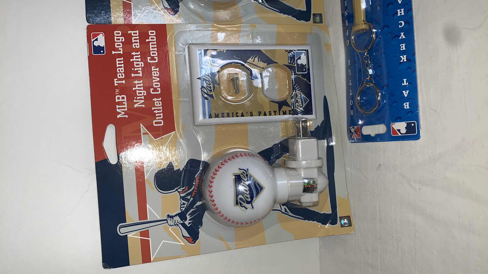 Photo 2 of MLB PADRES FAN PACK