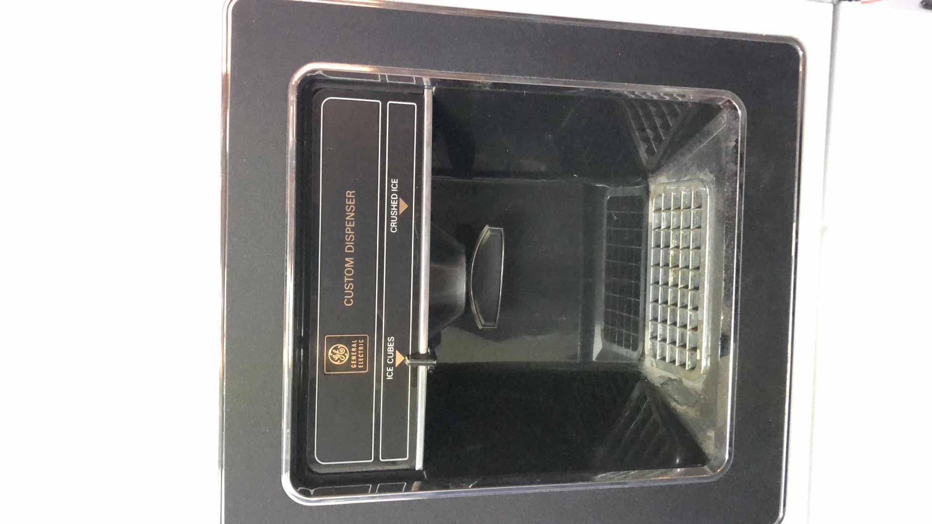 Photo 2 of GENERAL ELECTRIC REFRIGERATOR FREEZER