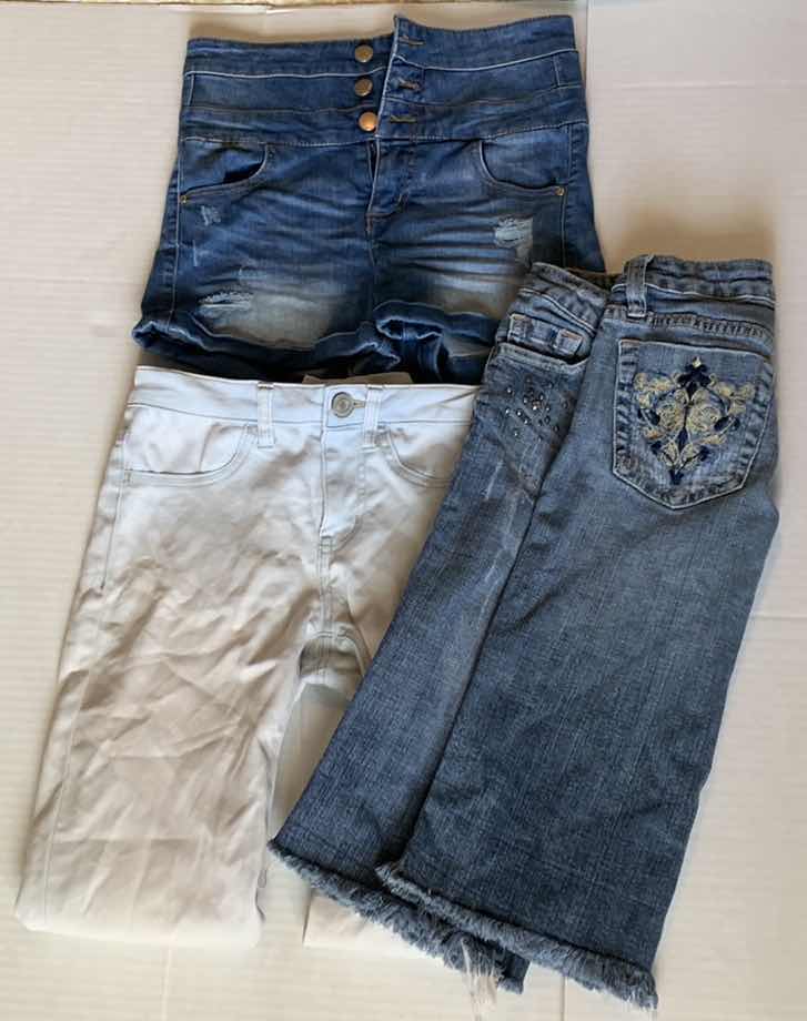 Photo 1 of 3 PAIRS OF GIRLS SHORTS AND PANTS SIZE 1