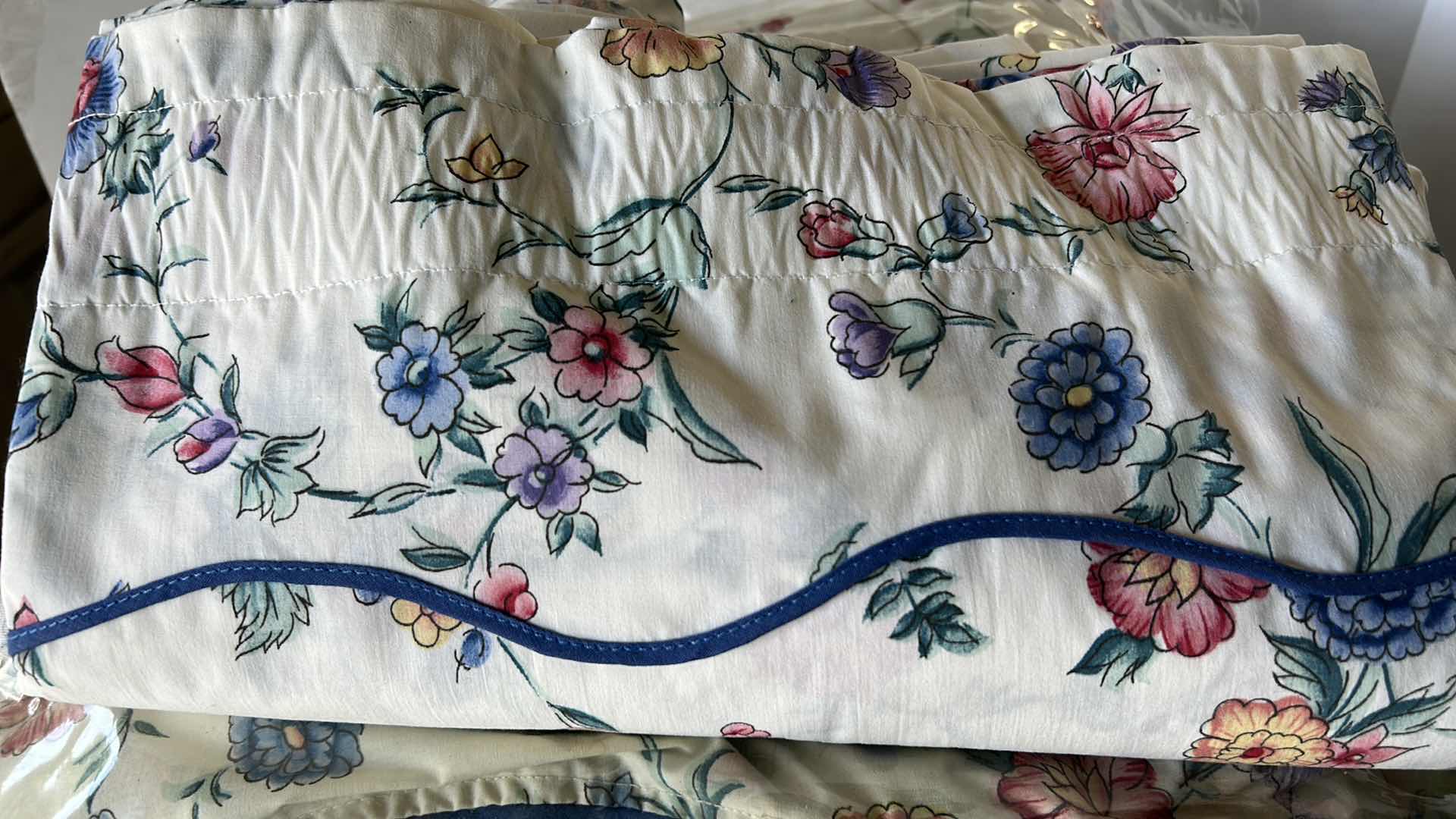 Photo 2 of LAURA ASHLEY COMFORTER QUEEN SIZE, SHEETS, SHOWER CURTAIN AND MORE