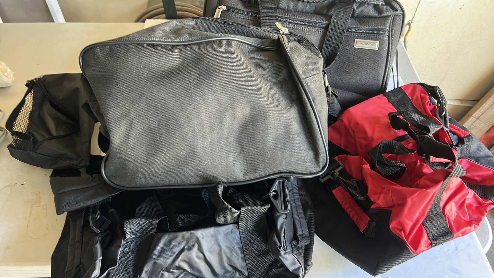 Photo 3 of 6 PC LUGGAGE SET