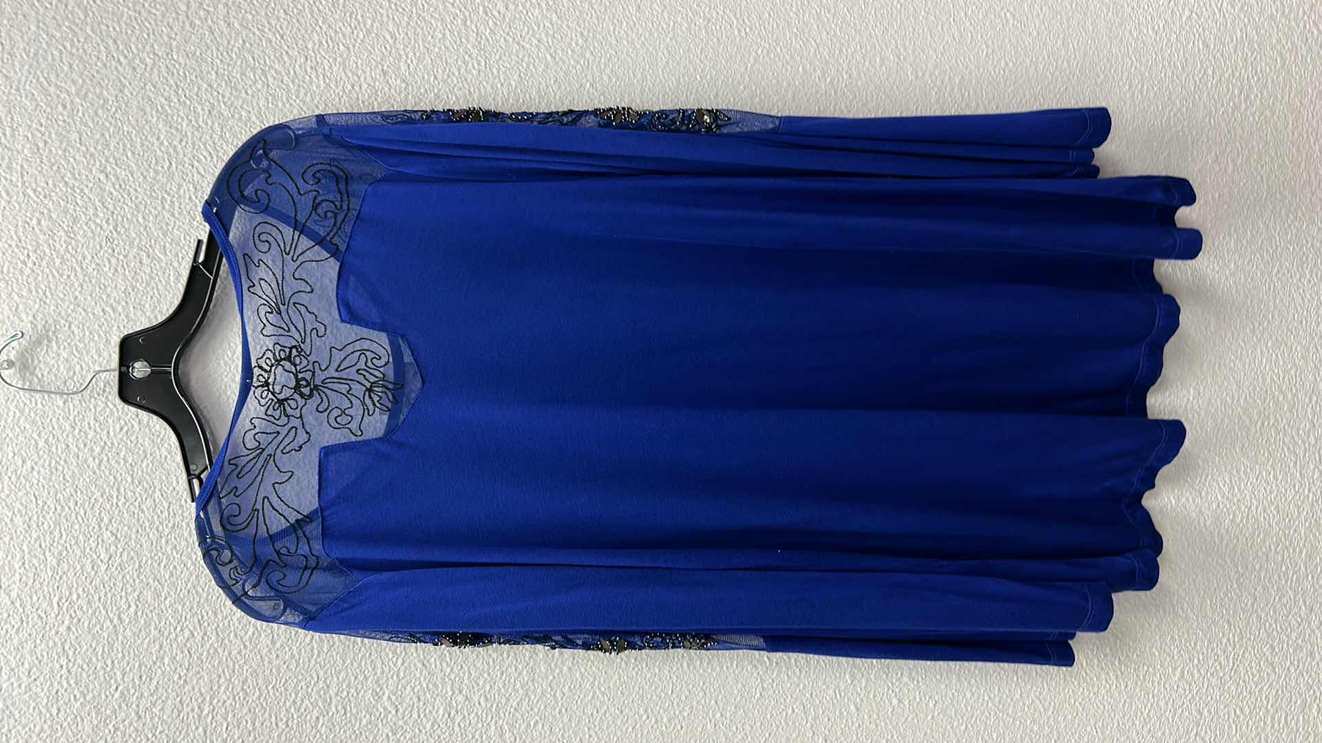 Photo 4 of NWT WOMEN'S SIZE XL- royal blue embellished top/dress $129.95