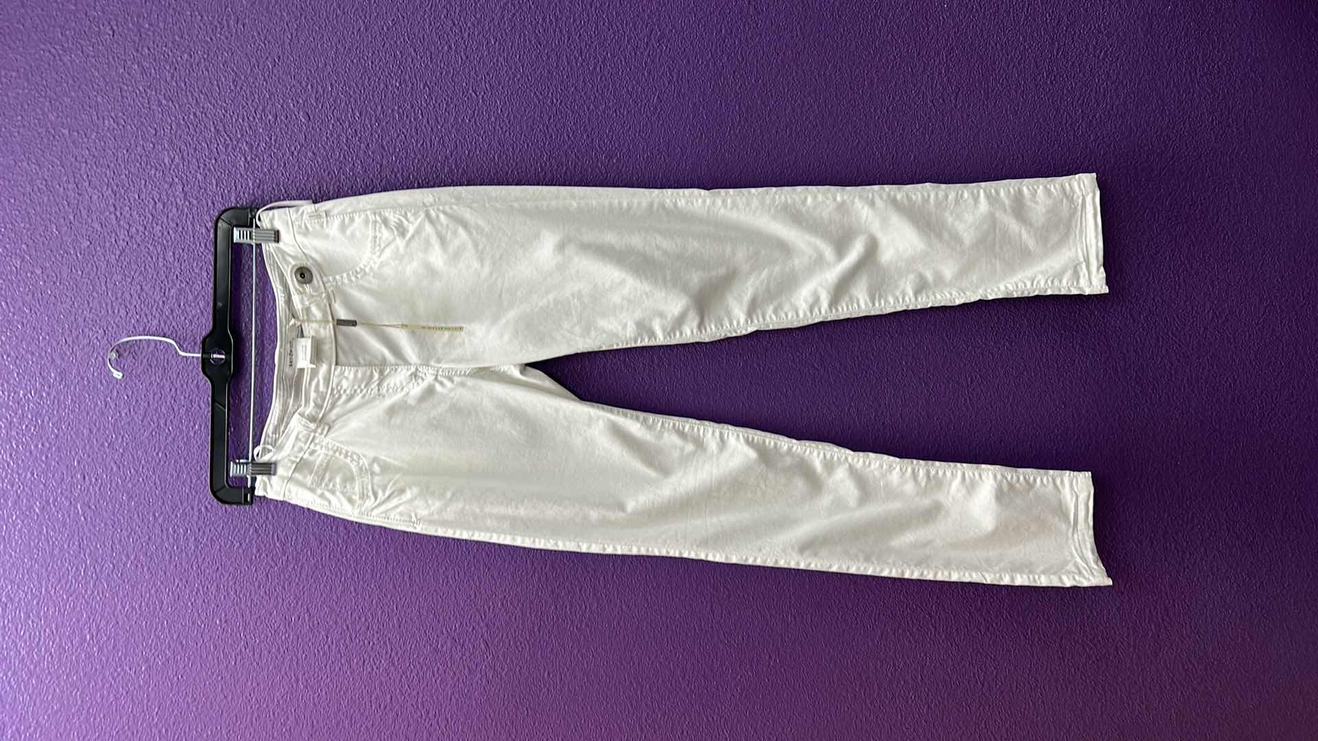 Photo 5 of NWT WOMEN'S SIZE 34 - White jeans cotton spandex blend $59.95