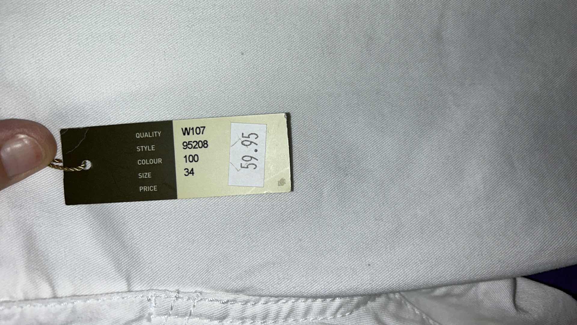 Photo 4 of NWT WOMEN'S SIZE 34 - White jeans cotton spandex blend $59.95