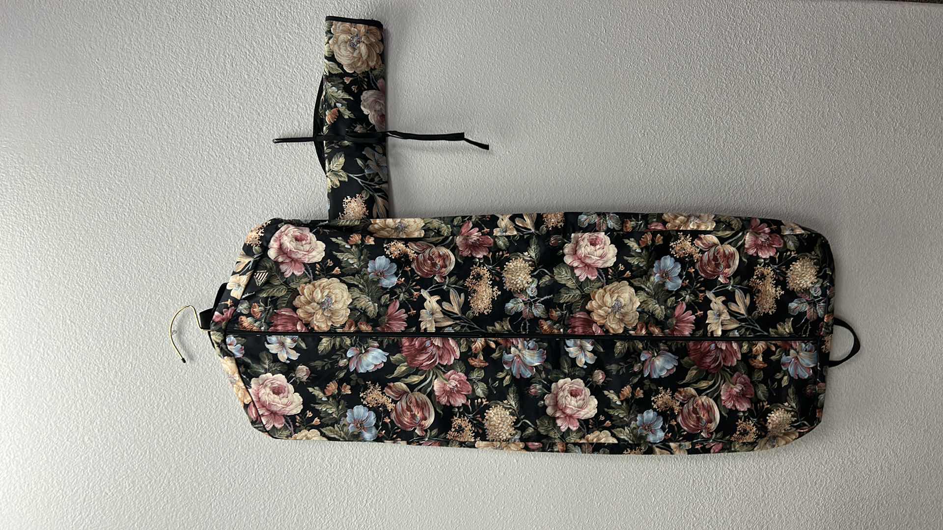 Photo 3 of NEW FLORAL TRAVEL CLOTHING AND JEWELRY HANGER
