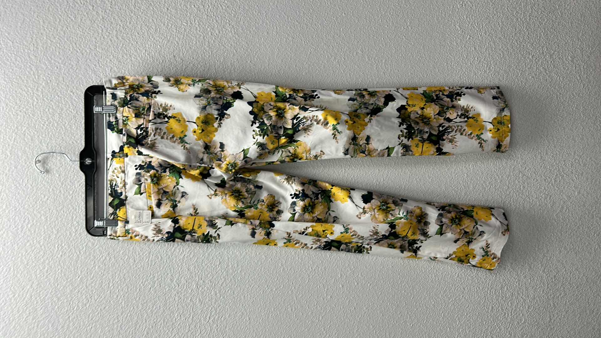 Photo 3 of NWT WOMEN'S SIZE LARGE FLORAL PRINT PANTS