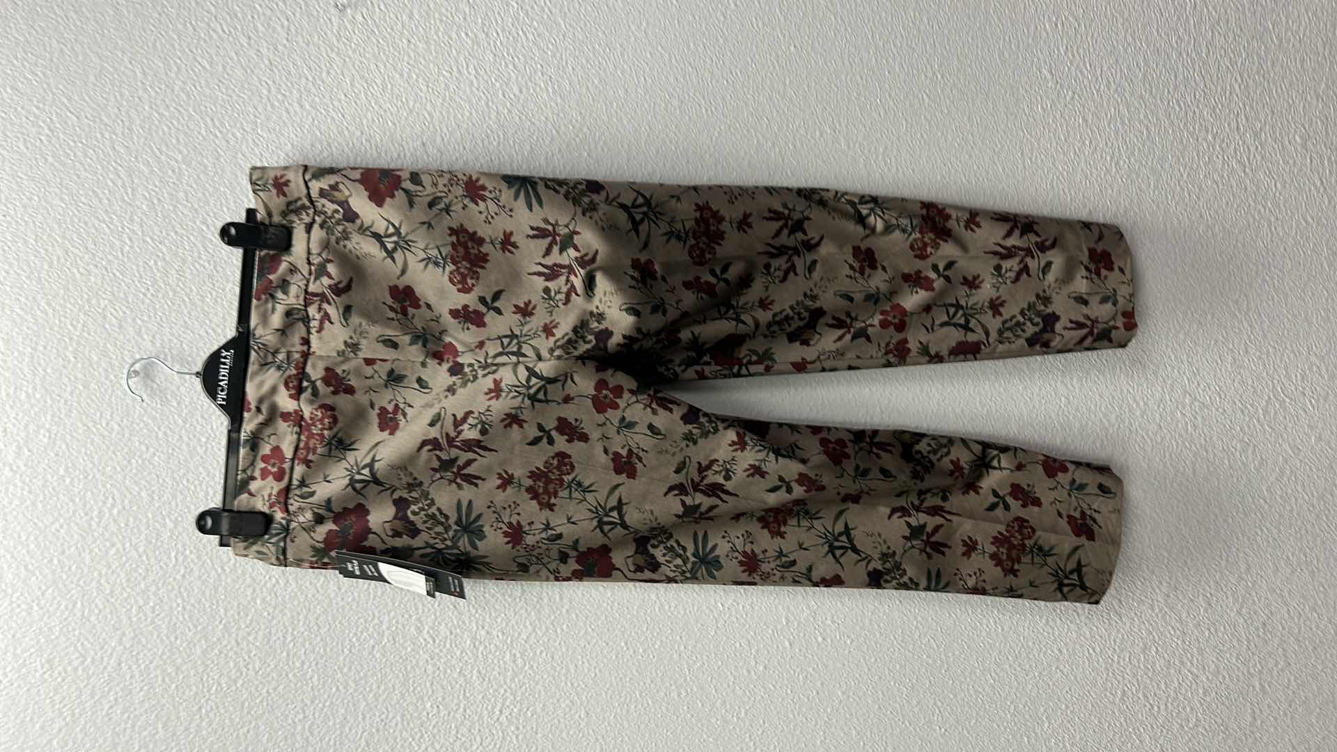 Photo 4 of NWT WOMEN'S SIZE12 28" INSEAM, MICHAEL TYLER FLORAL PANTS