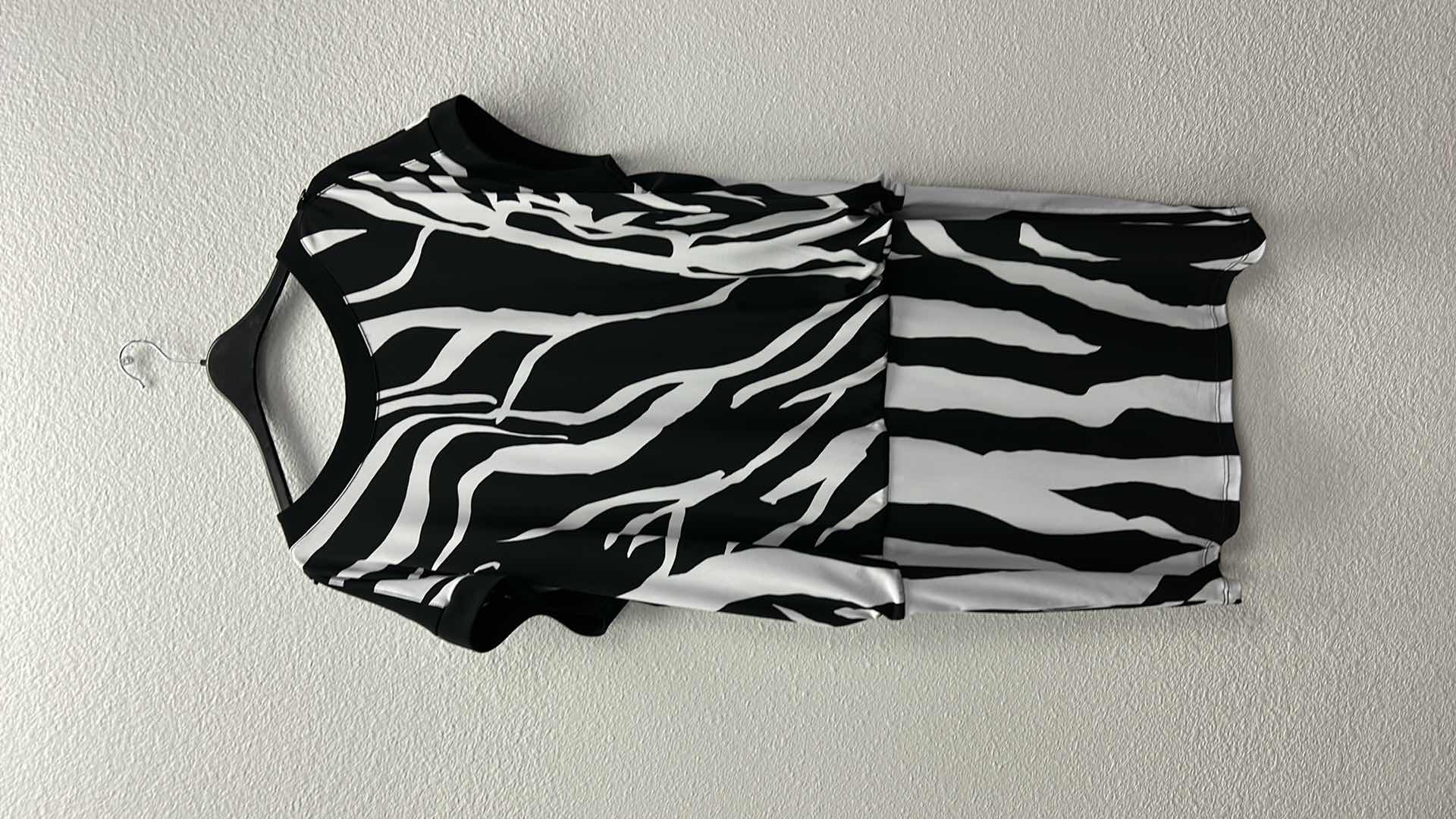 Photo 7 of NWT WOMEN'S SIZE XL ZEBRA PATTERN TOP/DRESS