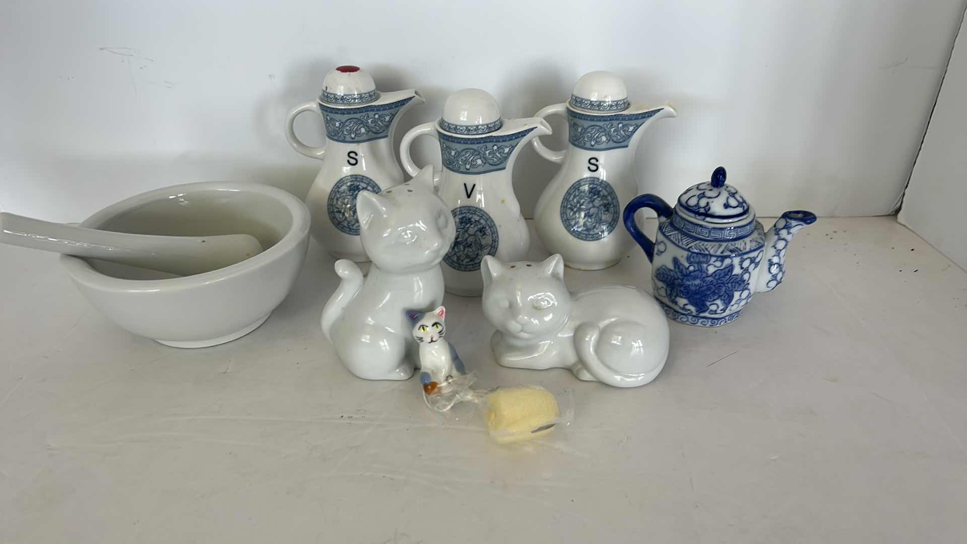 Photo 10 of PORCELAIN COLLECTIBLES, KITCHEN ACCESSORIES AND MORTER AND PESTLE 
