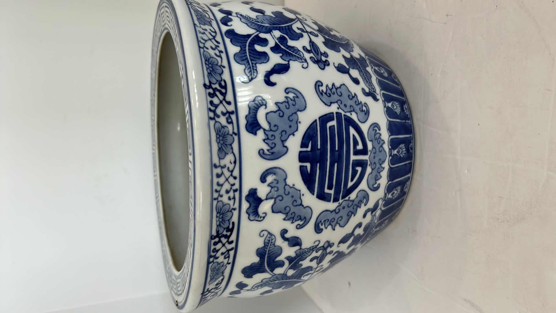 Photo 3 of 3  PIECE -  ASIAN INSPIRED BLUE AND WHITE CERAMIC POTTERY 