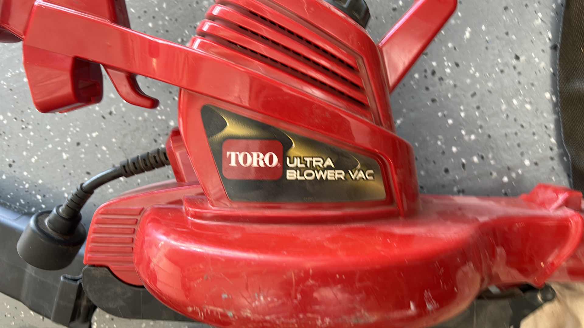 Photo 7 of 2 - TORO POWER BLOWERS