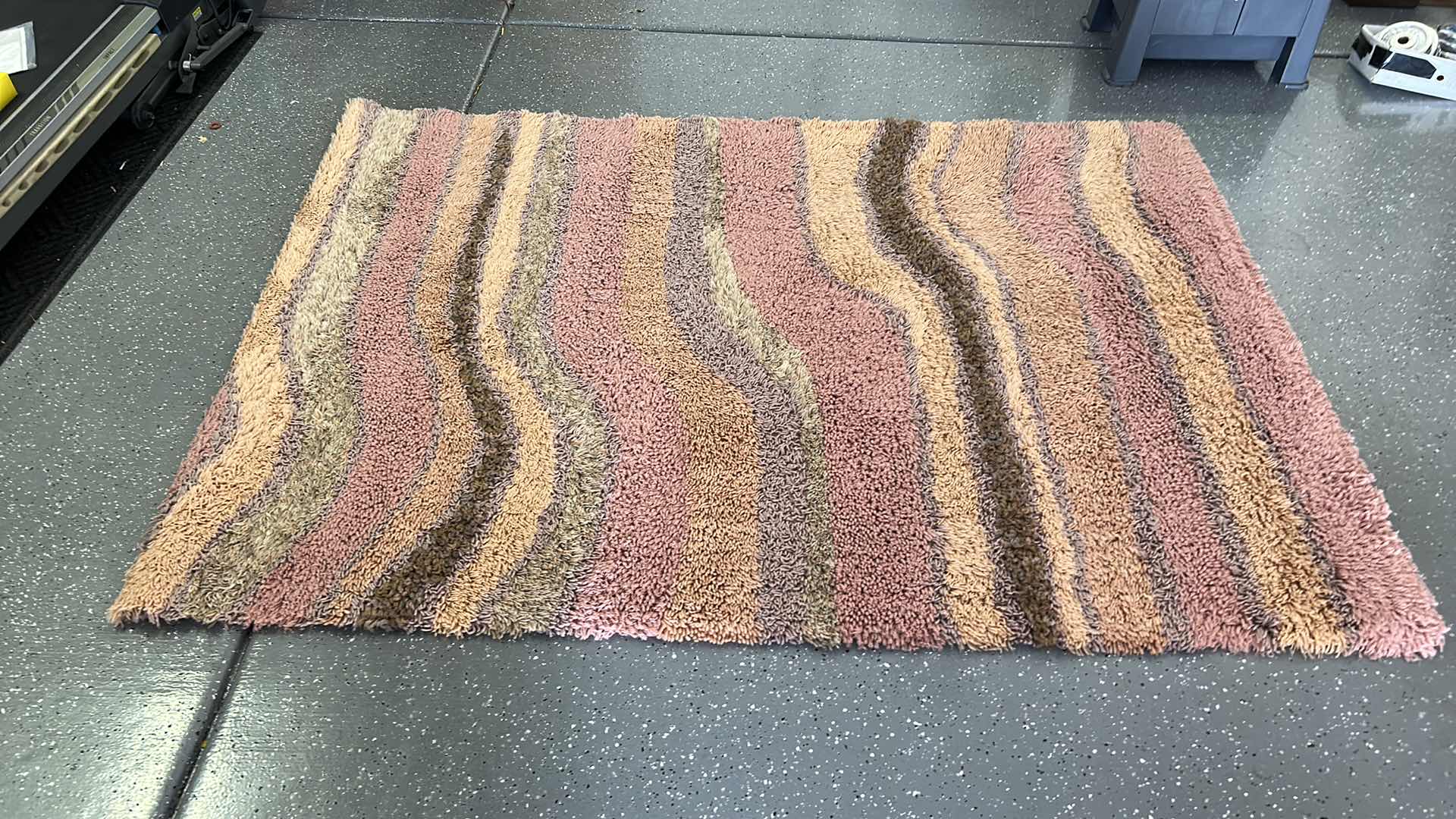 Photo 3 of PINK AND PEACH WAVY PURE NEW WOOL SHAG CARPET 56” x 80