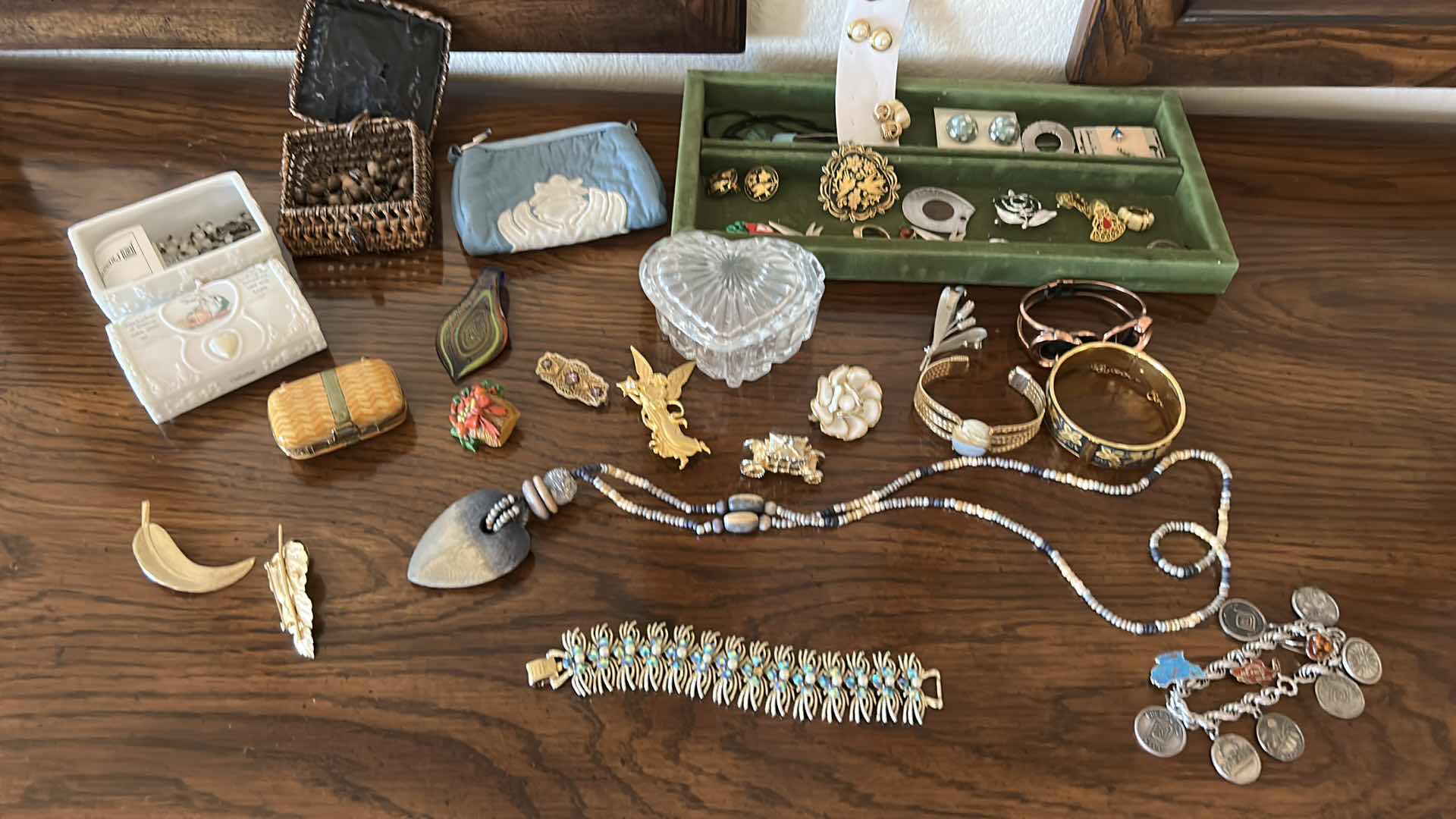 Photo 10 of COSTUME JEWELRY ASSORTMENT AND TRINKET BOXES