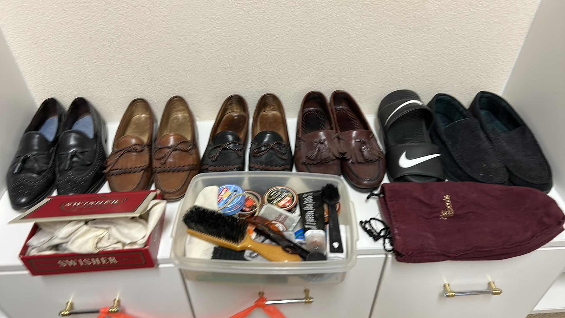 Photo 8 of Men’s shoes, size 11, with cleaning, accessories and polish