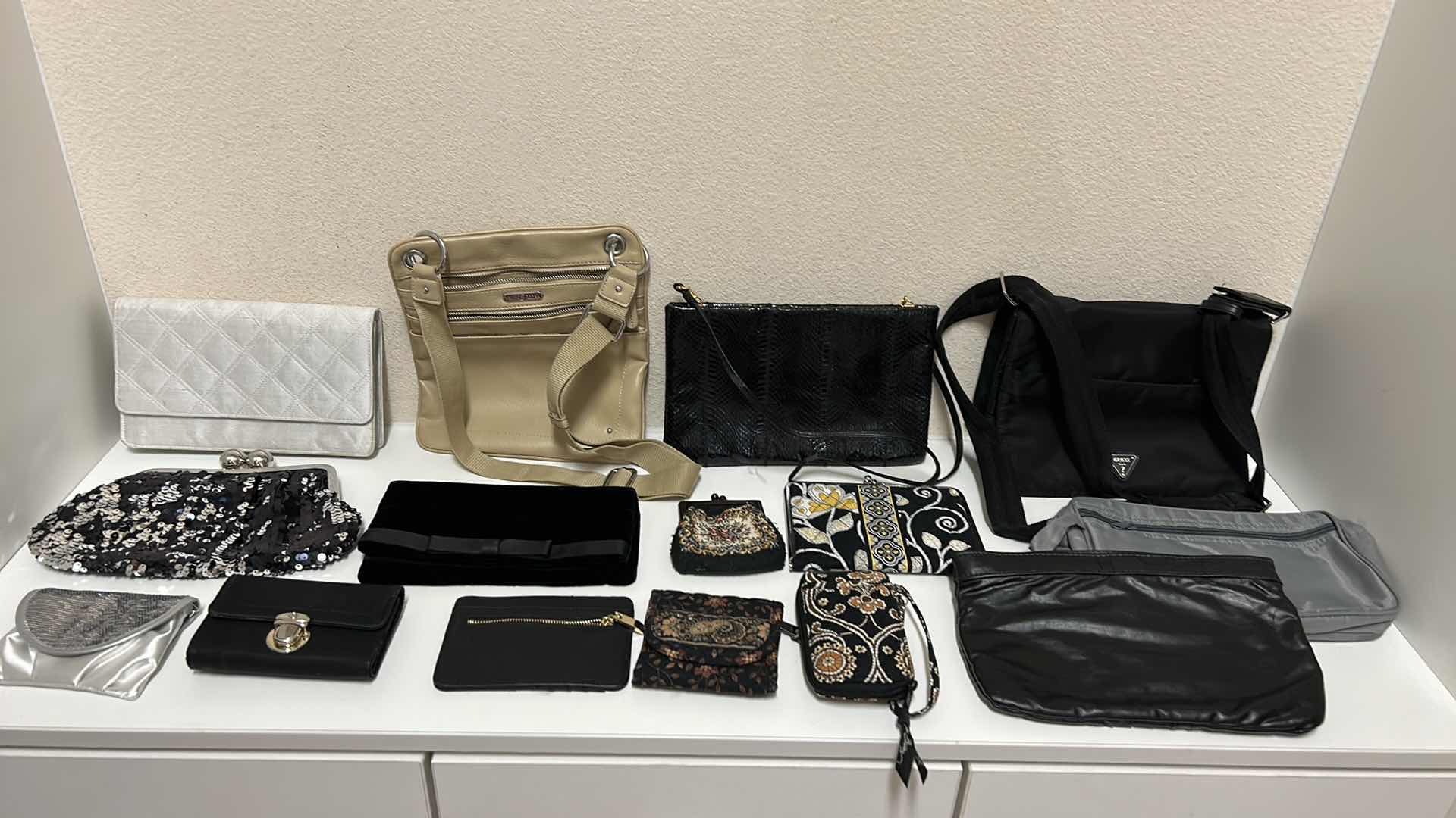 Photo 6 of Women’s purse, clutch, and wallet assortment