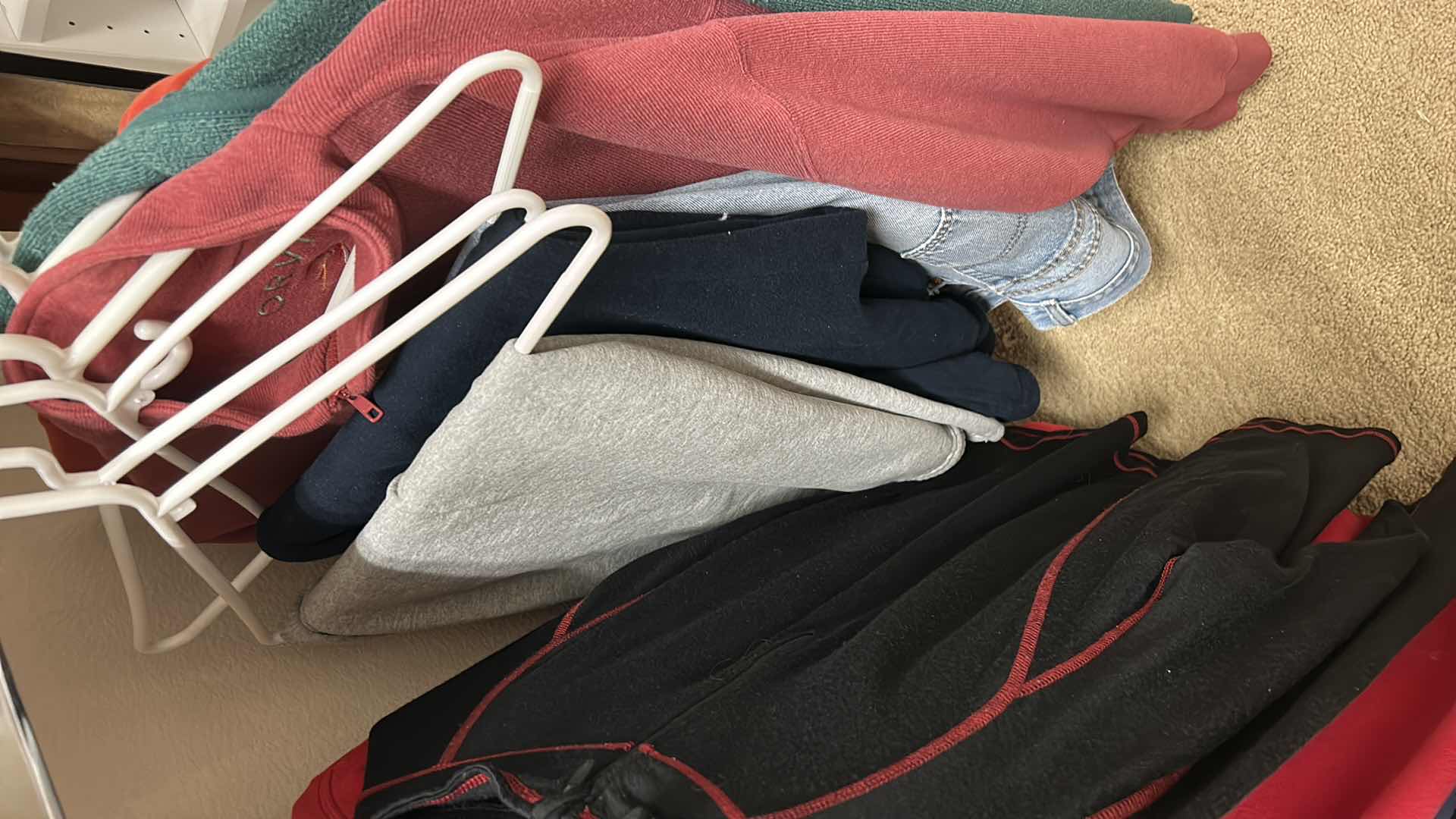 Photo 8 of Men’s clothing assortment, mostly size large