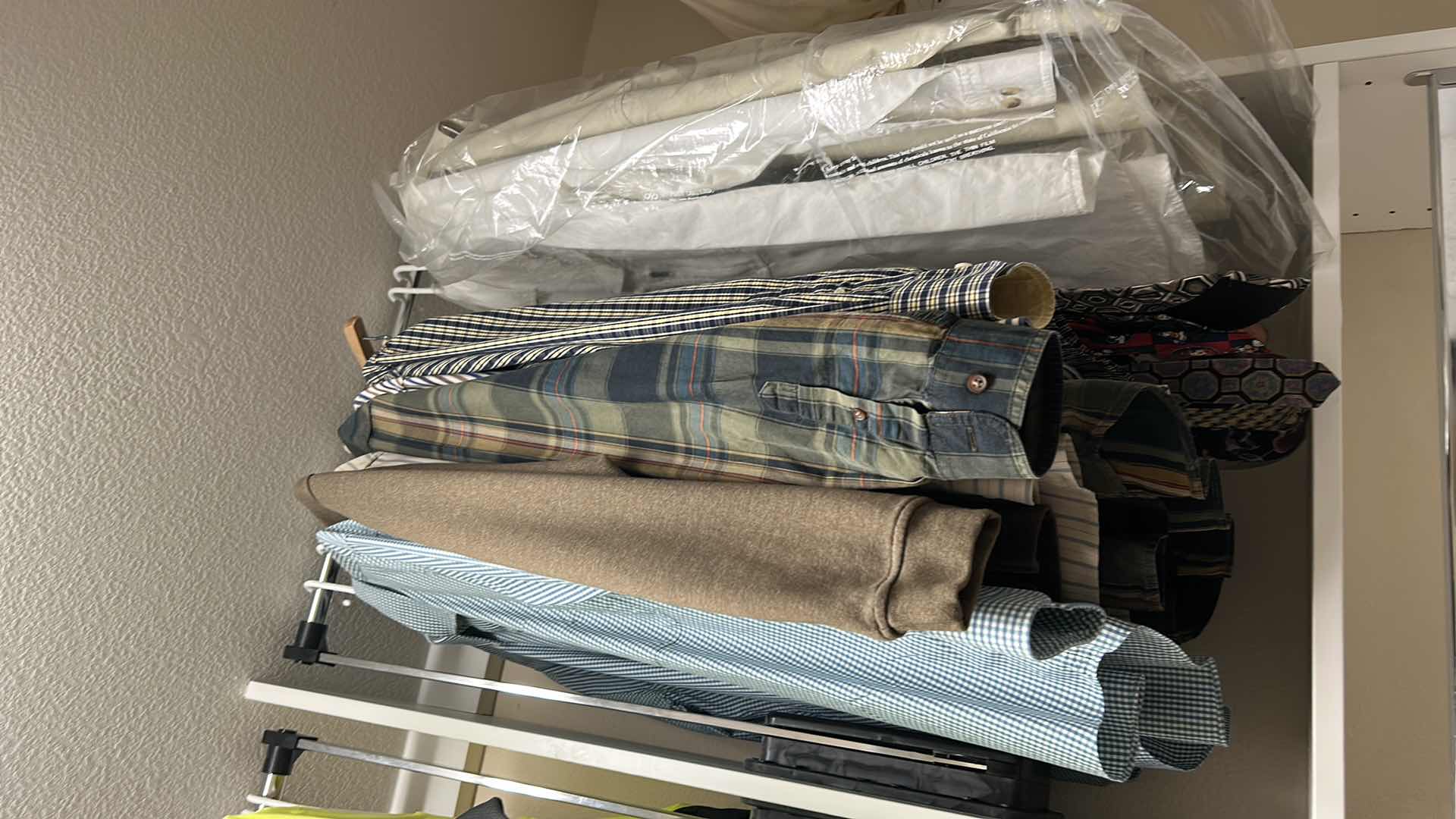 Photo 7 of Men’s Clothing - shirt assortment mostly size large