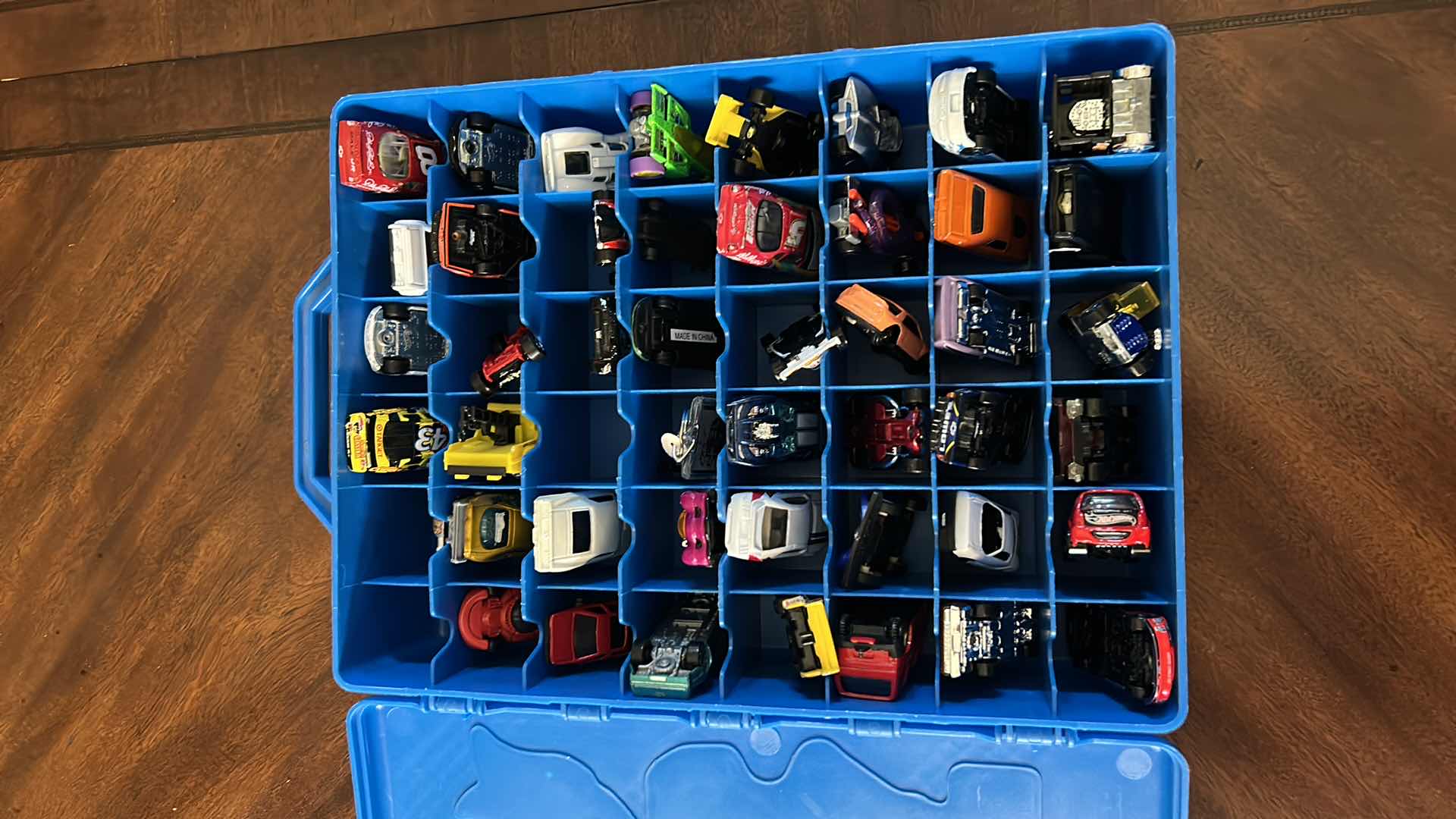 Photo 2 of CHILDRENS COLLECTOR TOYS - HOT WHEELS IN CASE 